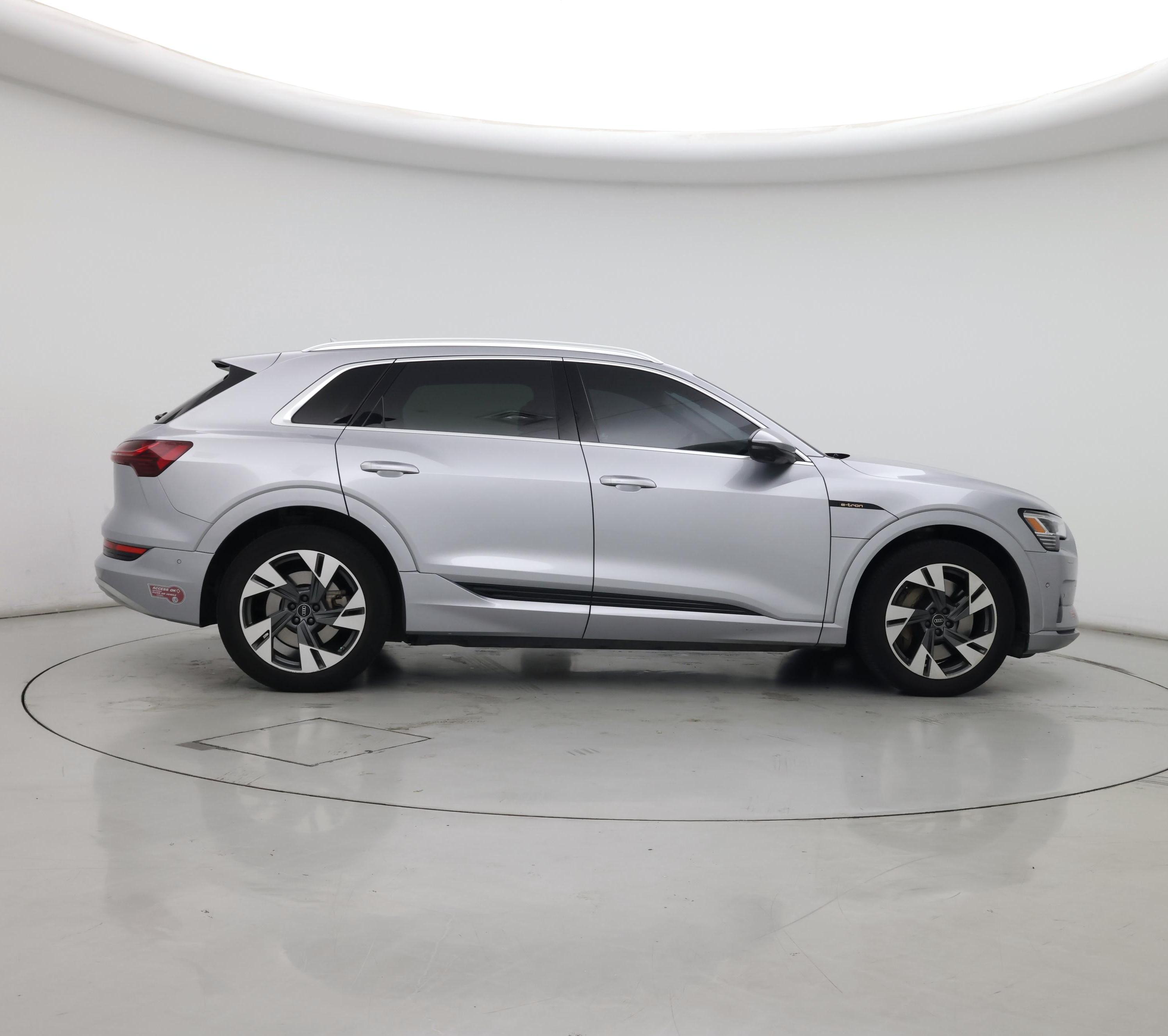 Thumbnail: 2022 Audi e-tron - 7