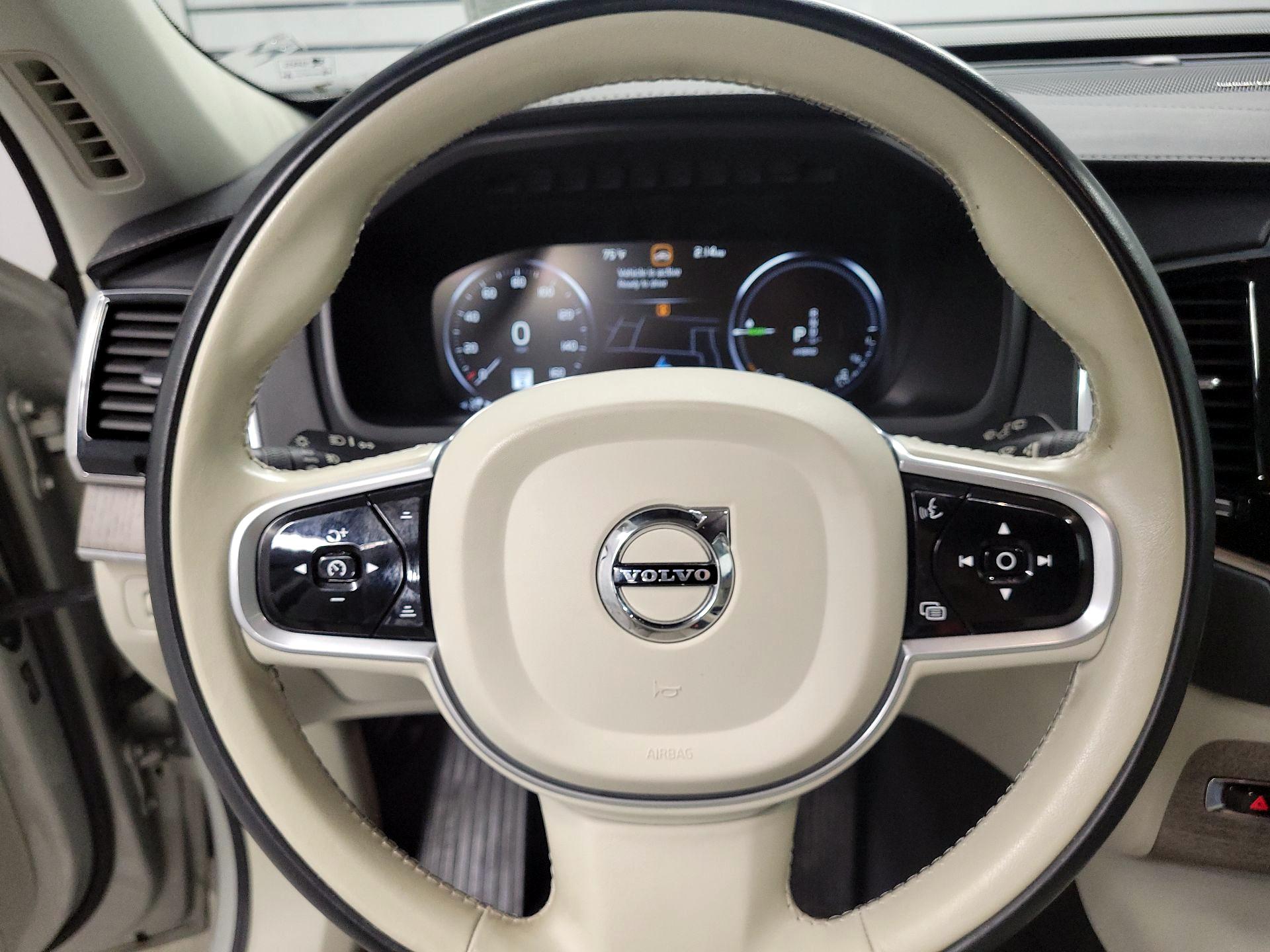 Thumbnail: 2022 Volvo XC90 - 10