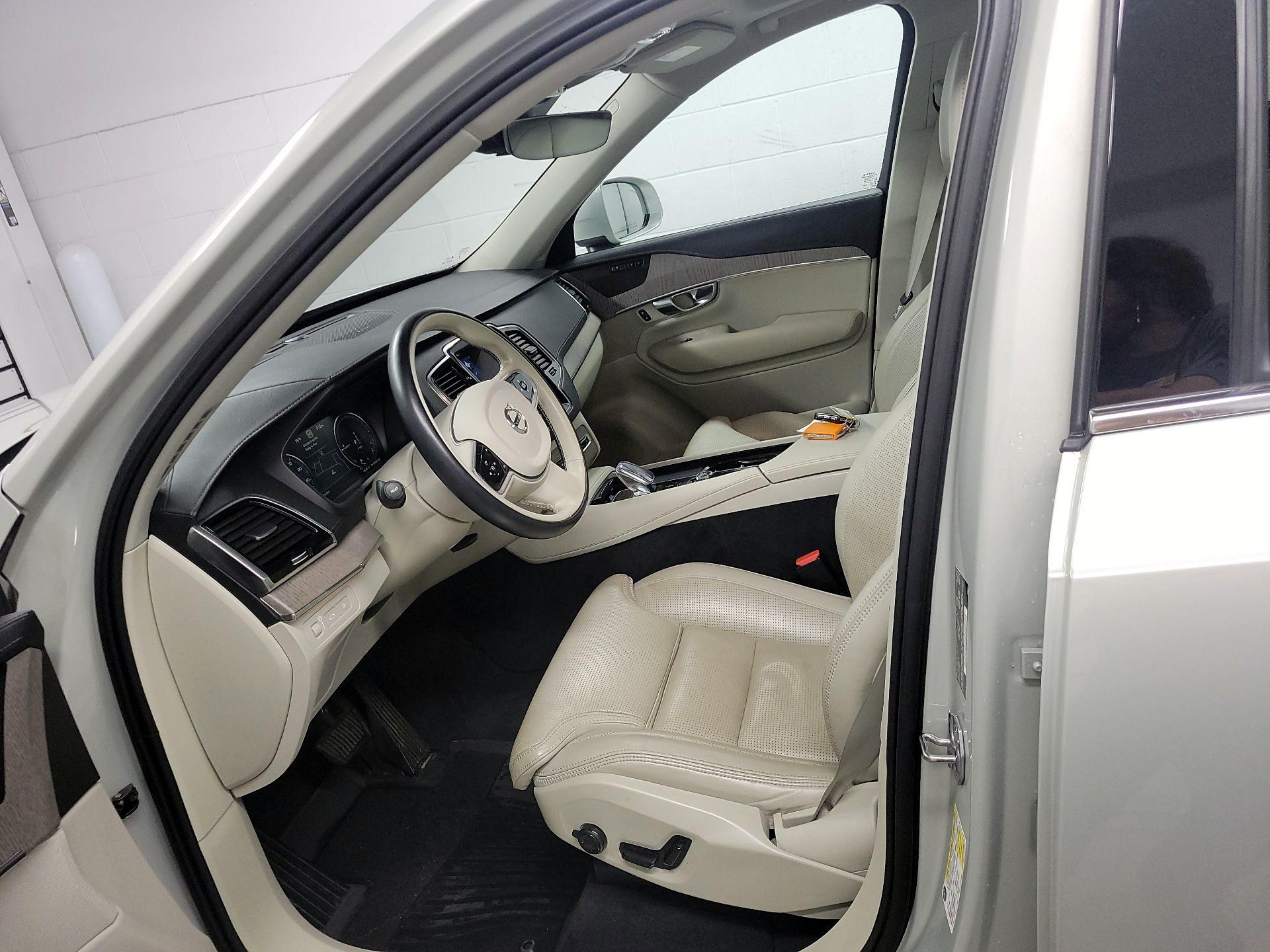 Thumbnail: 2022 Volvo XC90 - 11