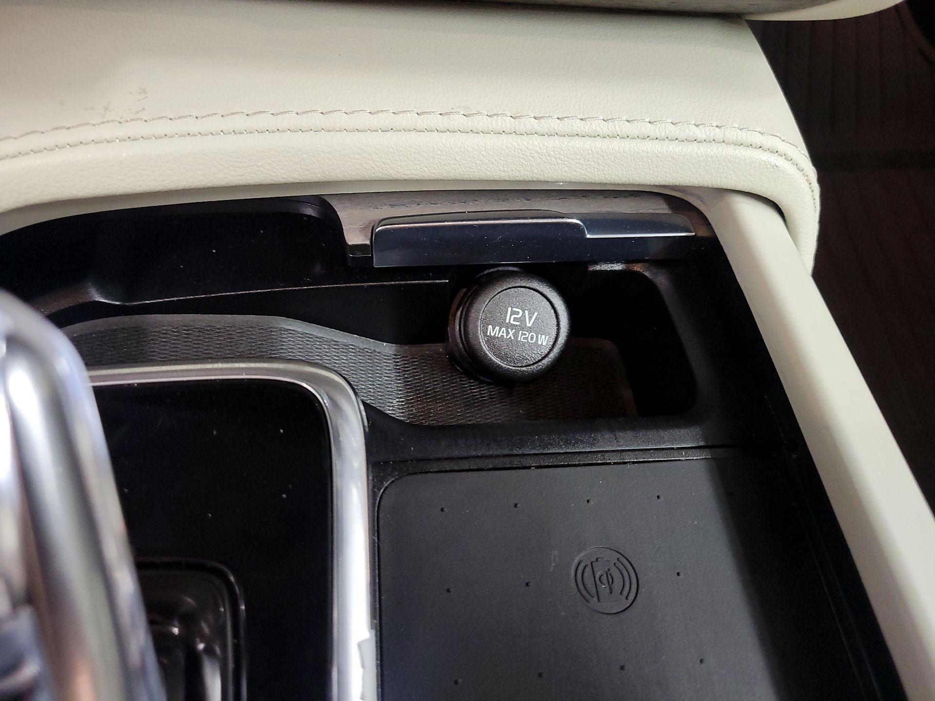 Thumbnail: 2022 Volvo XC90 - 19