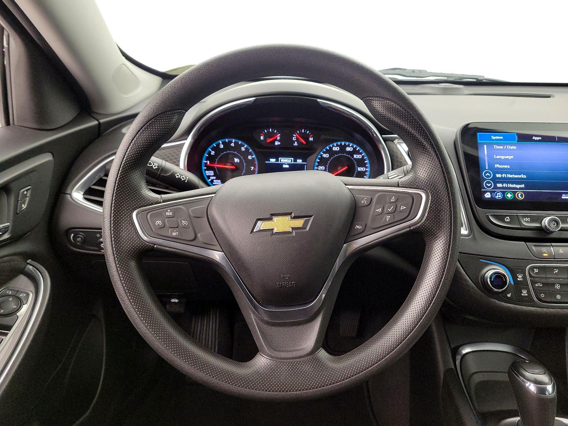 Thumbnail: 2020 Chevrolet Malibu - 10