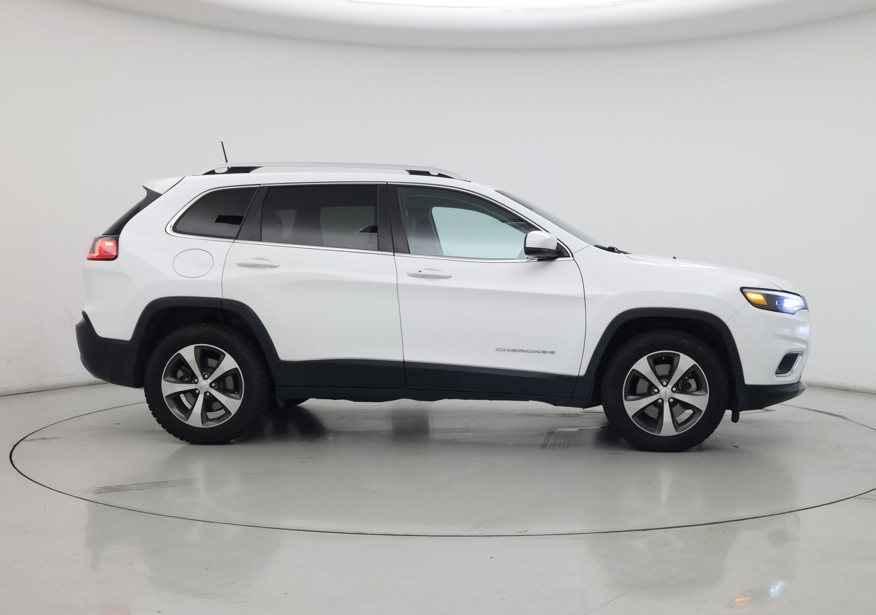 Thumbnail: 2019 Jeep Cherokee - 7