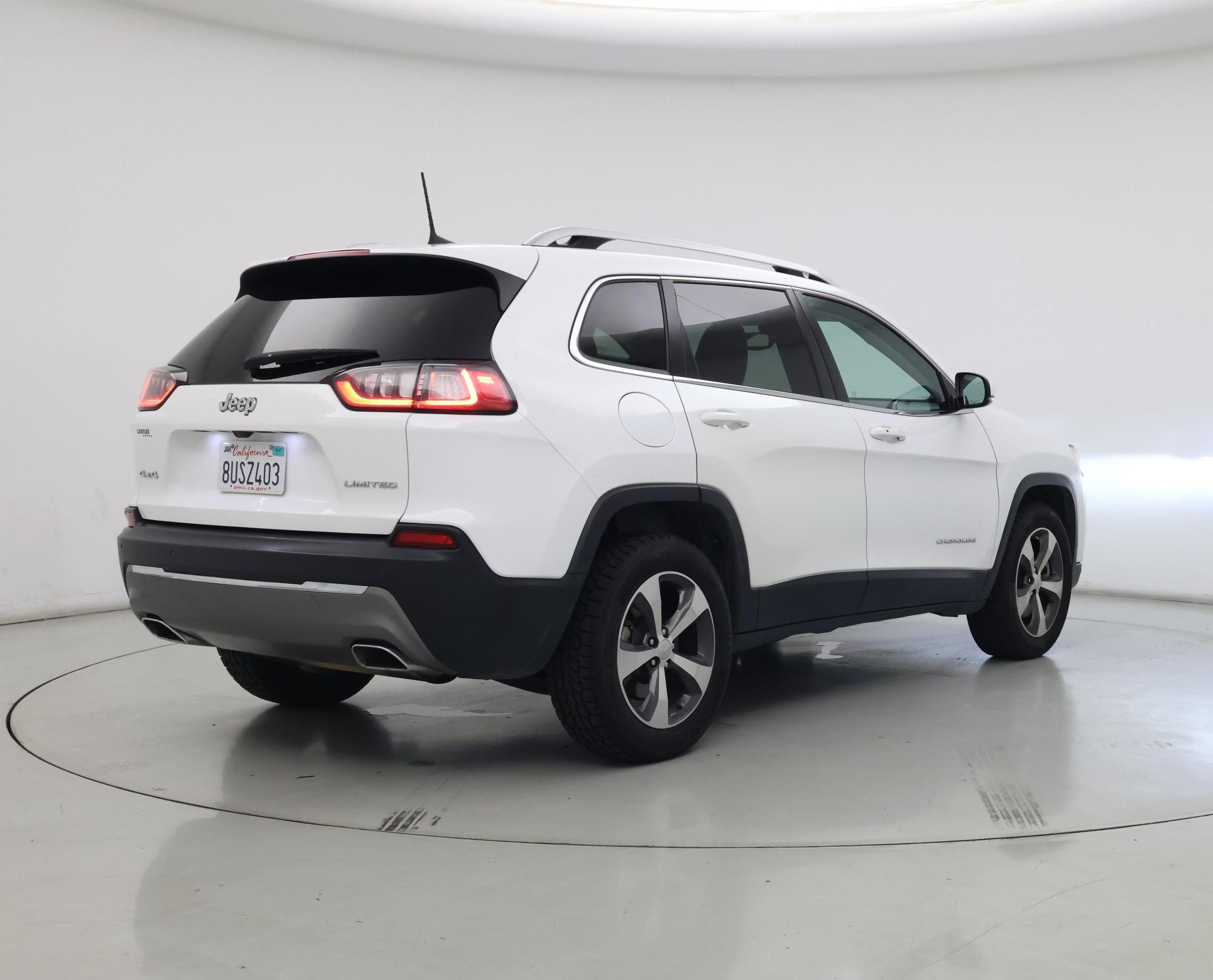 Thumbnail: 2019 Jeep Cherokee - 8