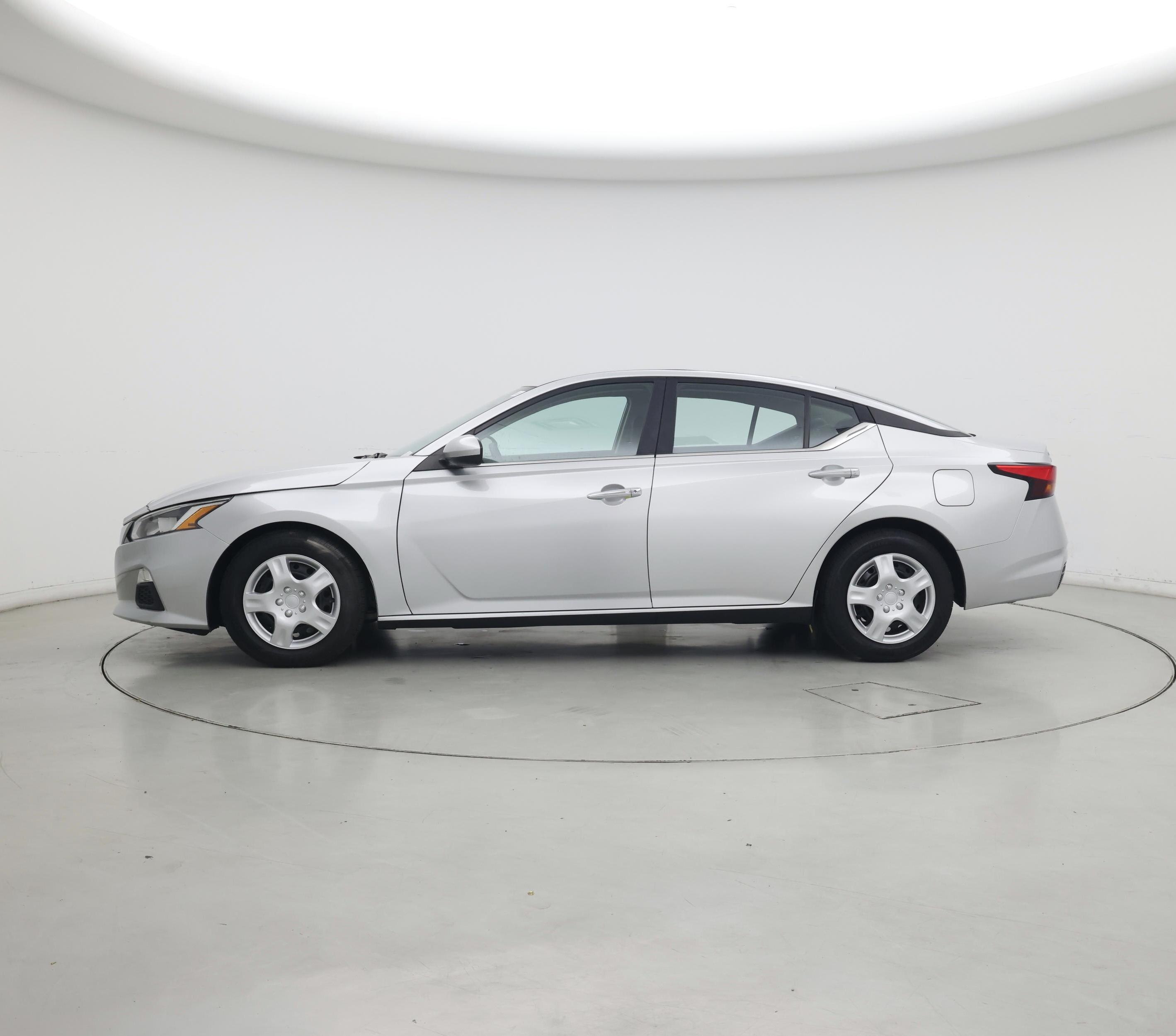 Thumbnail: 2020 Nissan Altima - 3