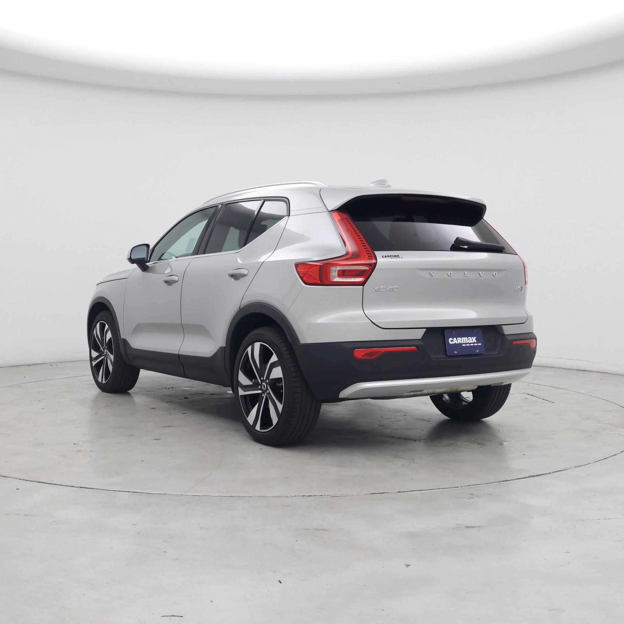 Thumbnail: 2025 Volvo XC40 - 2