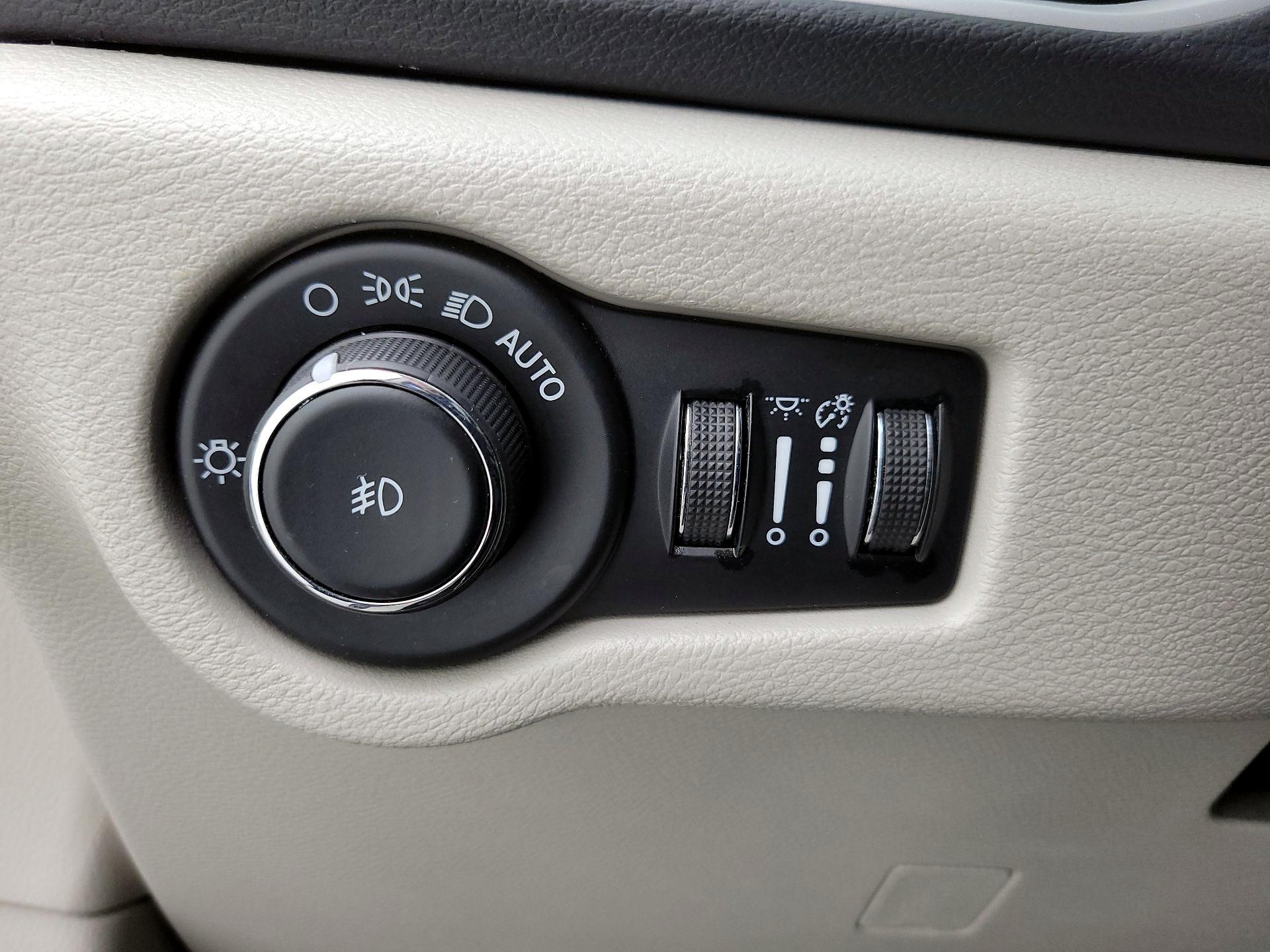 Thumbnail: 2023 Chrysler Pacifica - 13