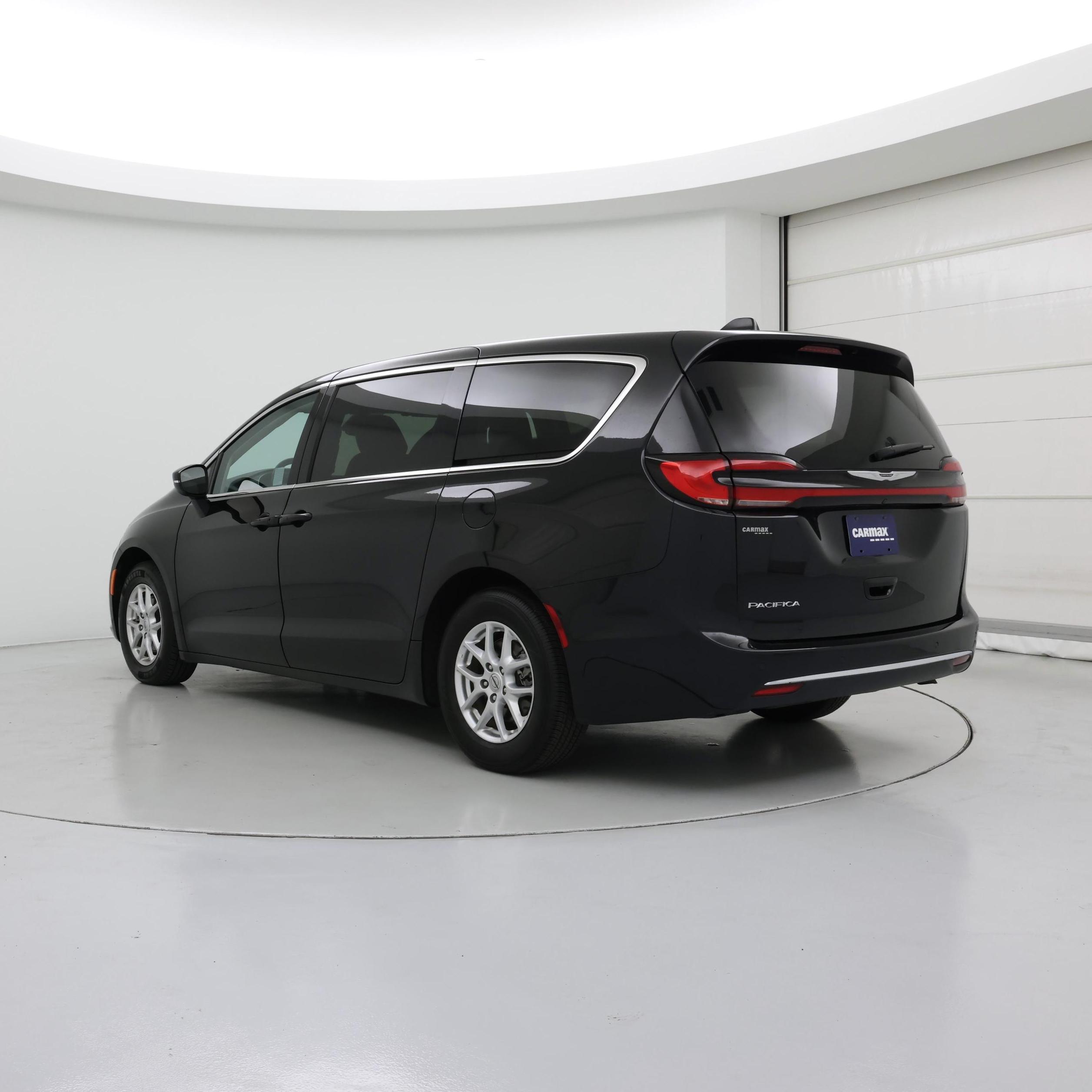 Thumbnail: 2023 Chrysler Pacifica - 2