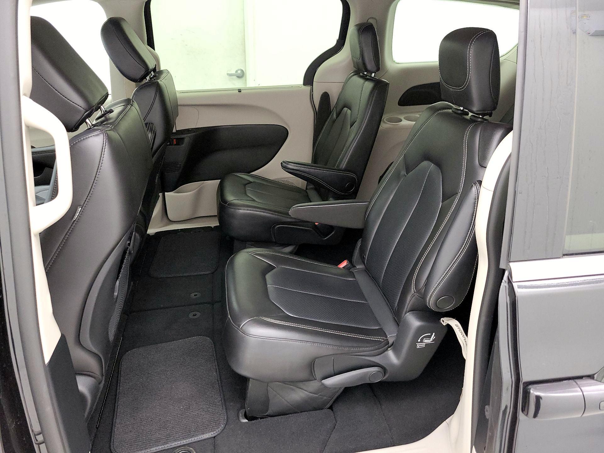 Thumbnail: 2023 Chrysler Pacifica - 19