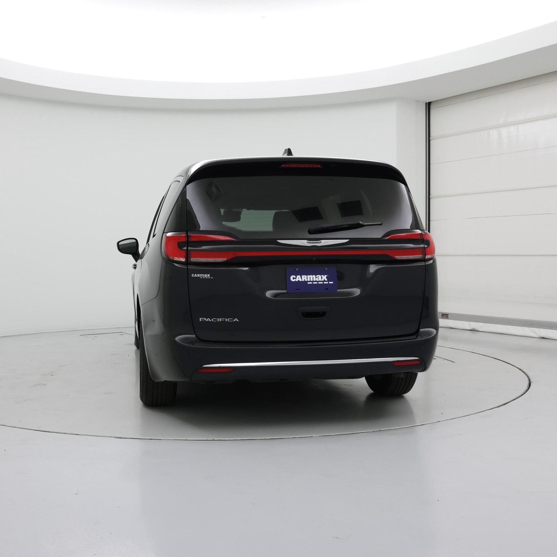 Thumbnail: 2023 Chrysler Pacifica - 6