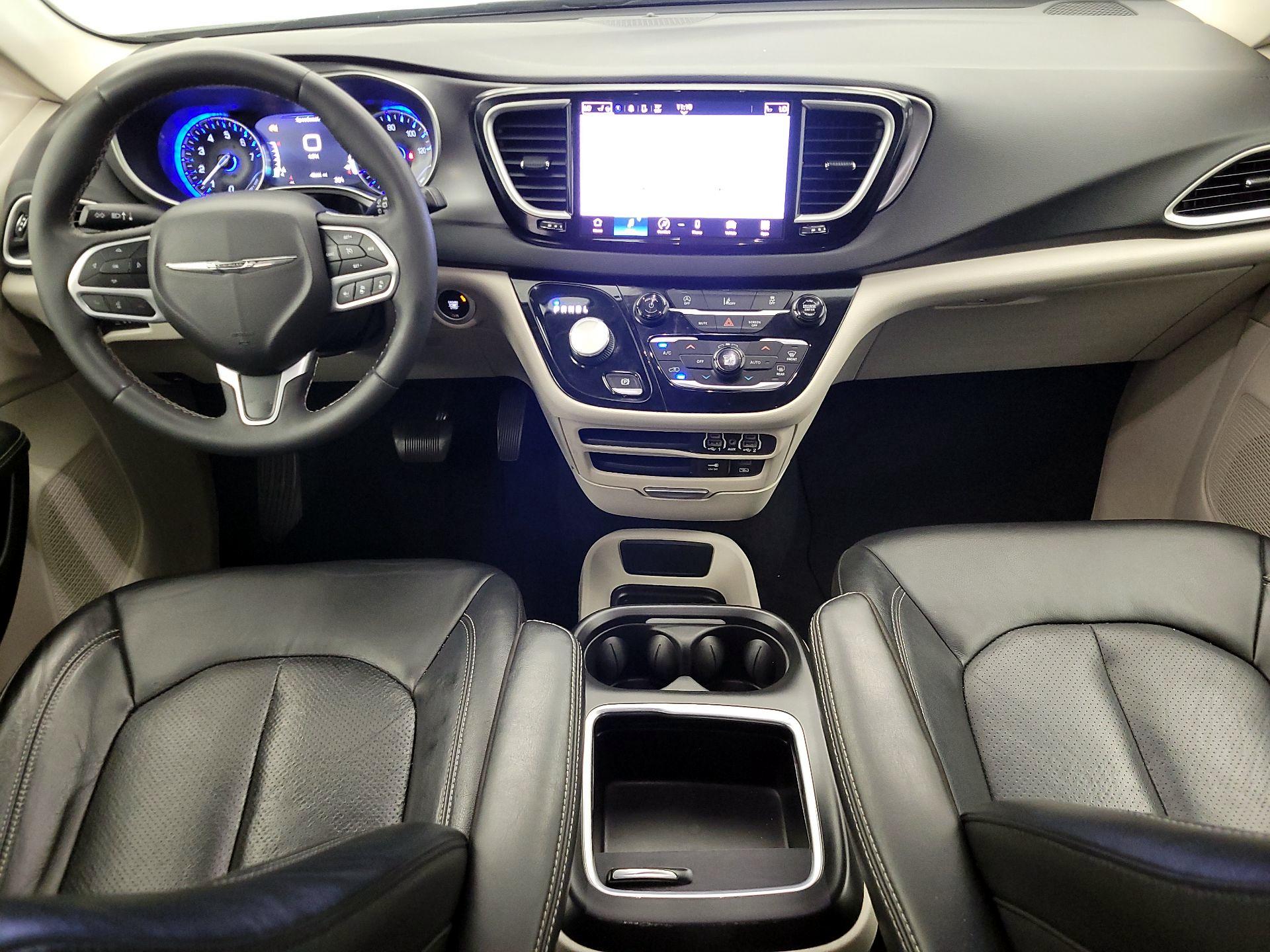 Thumbnail: 2022 Chrysler Pacifica - 9