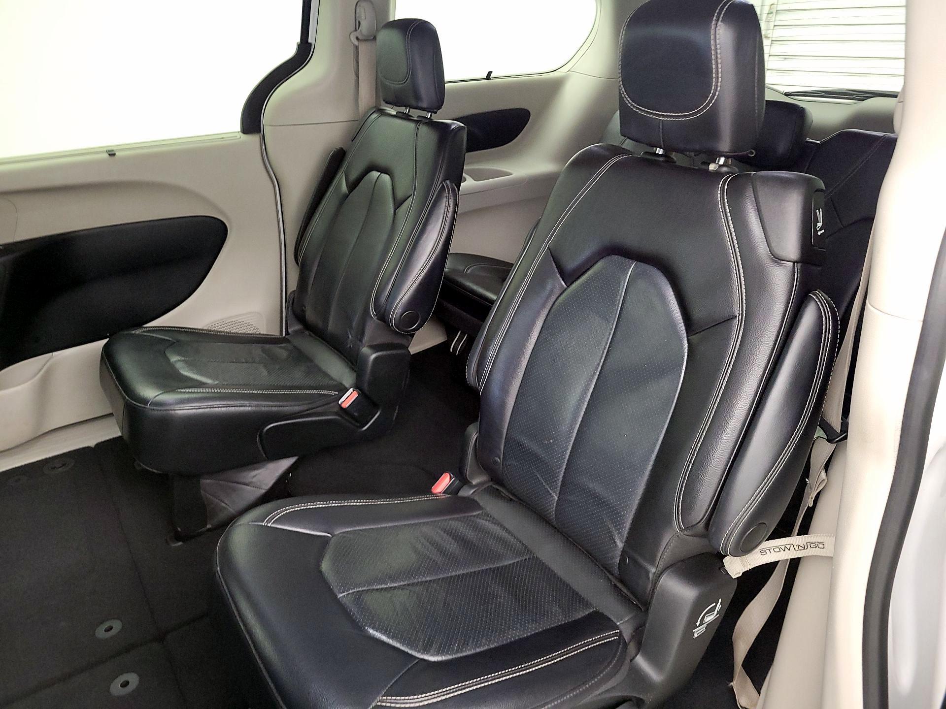 Thumbnail: 2022 Chrysler Pacifica - 19