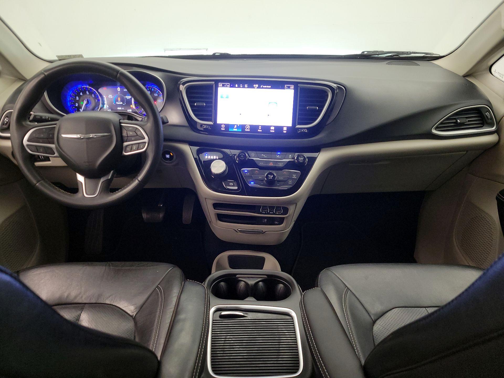 Thumbnail: 2022 Chrysler Pacifica - 9