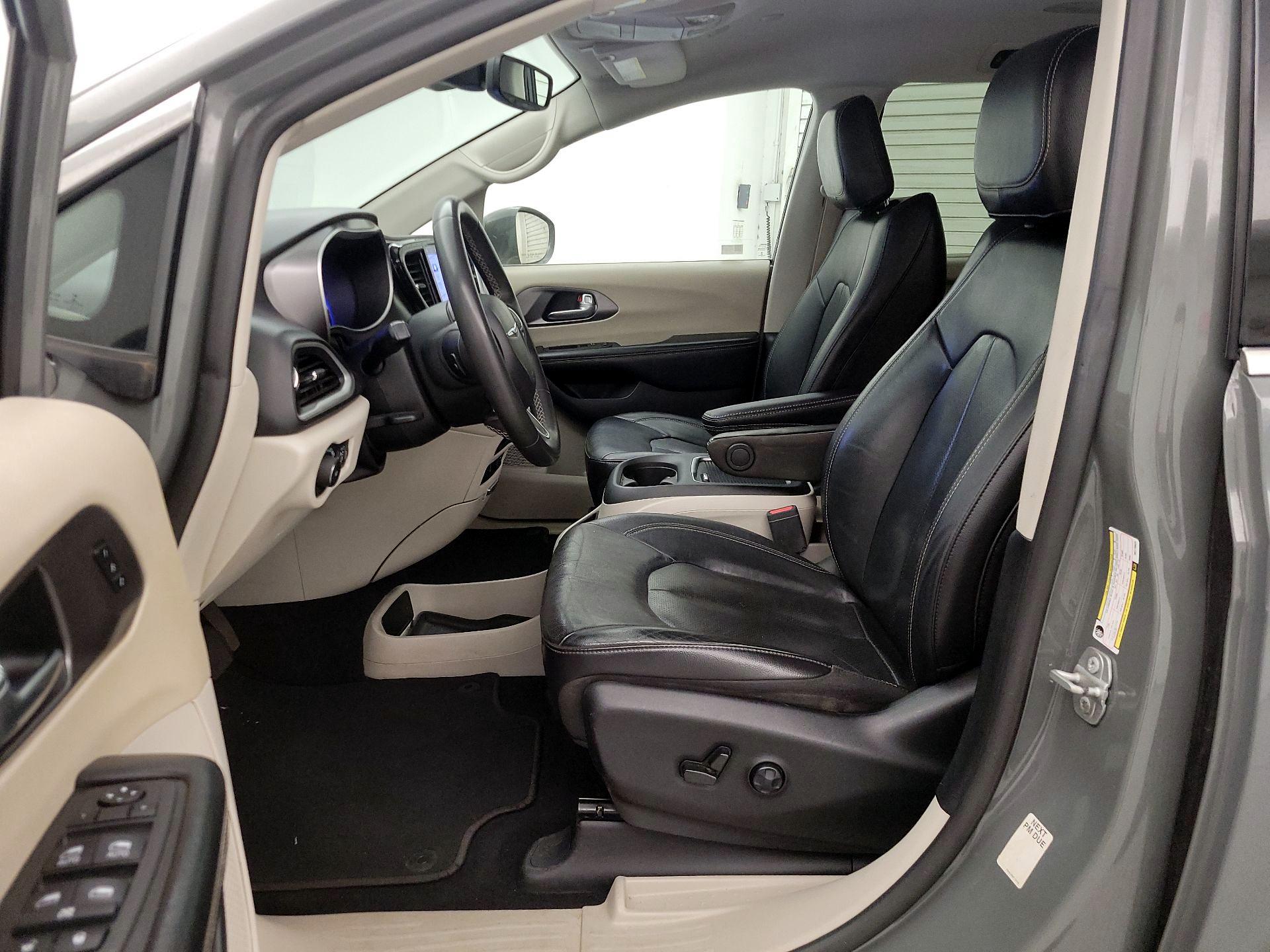 Thumbnail: 2022 Chrysler Pacifica - 11