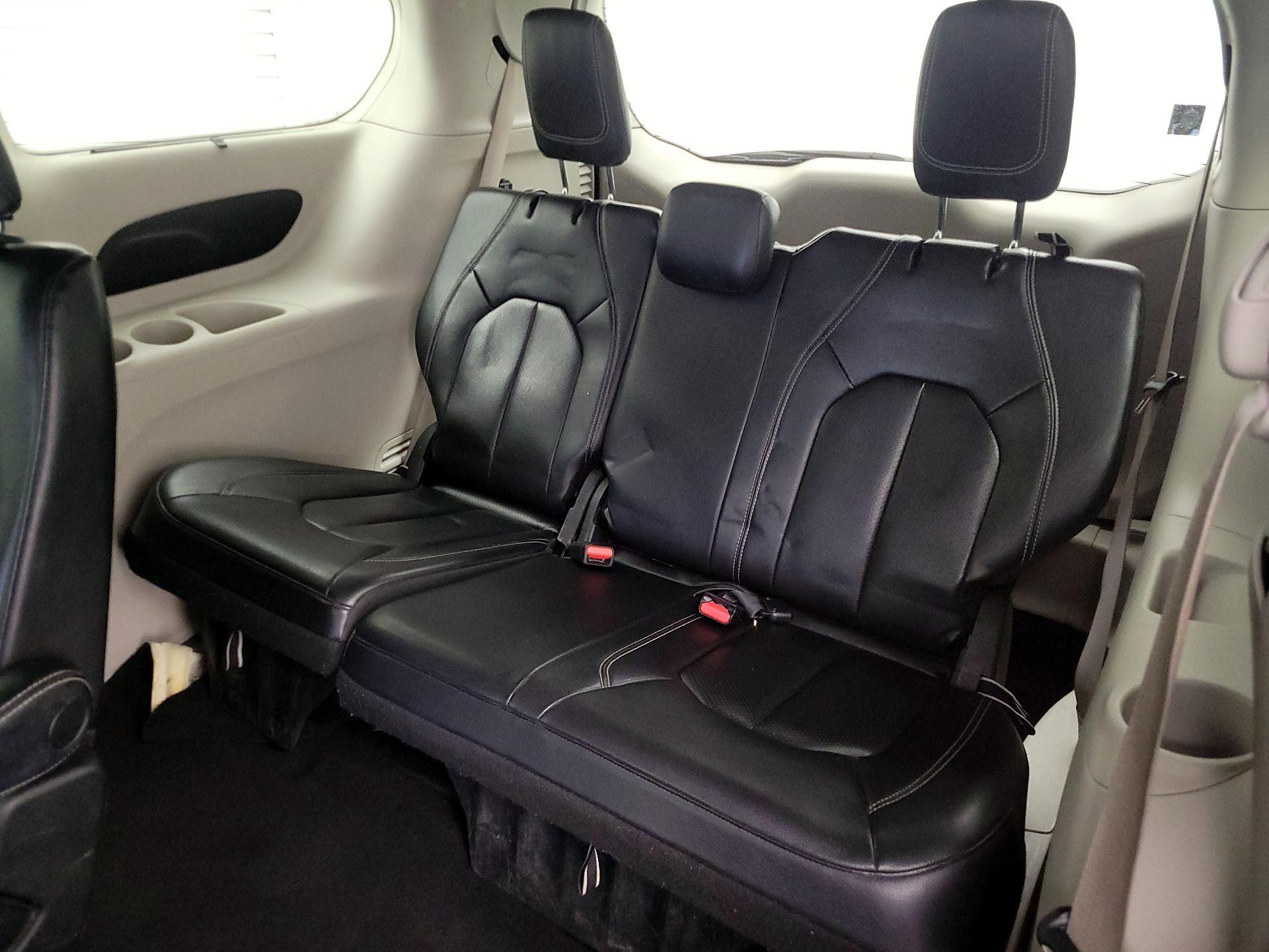 Thumbnail: 2022 Chrysler Pacifica - 20