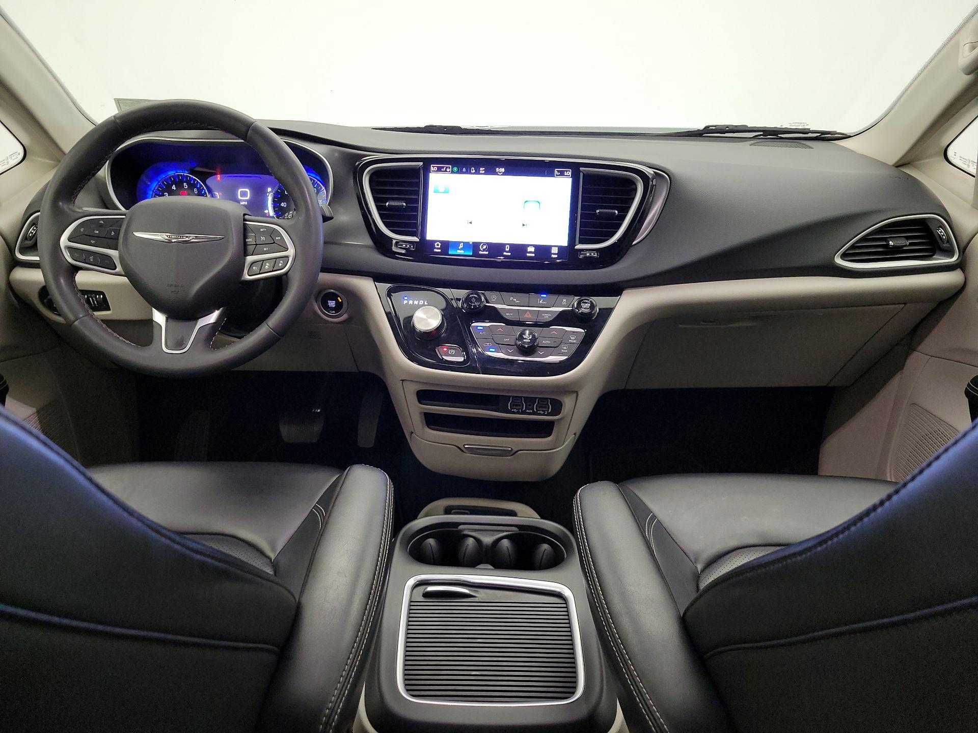 Thumbnail: 2023 Chrysler Pacifica - 9