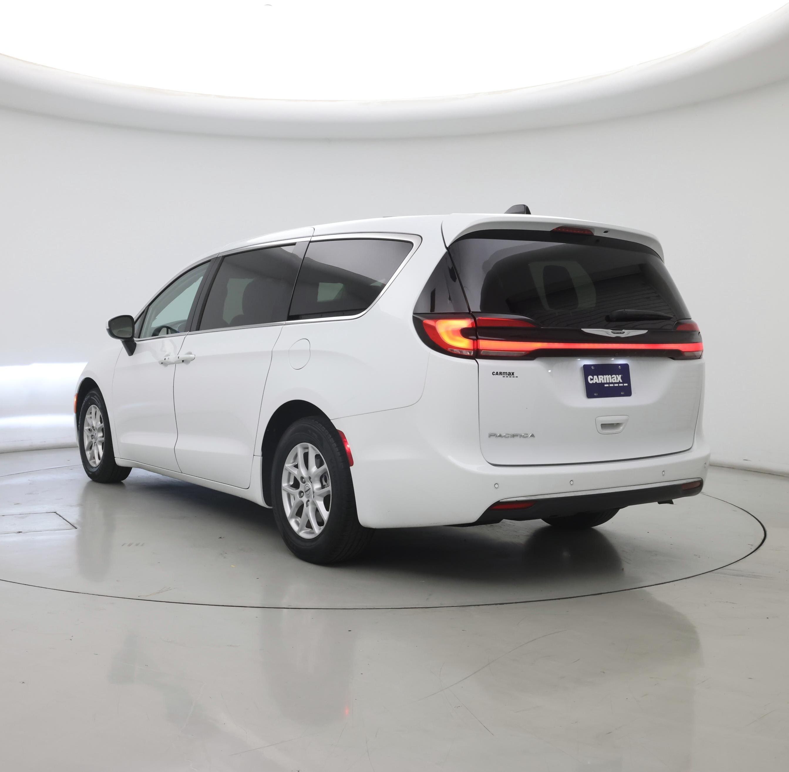 Thumbnail: 2023 Chrysler Pacifica - 2