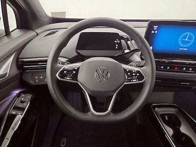 Steering Wheel & Instrument Cluster (On)
