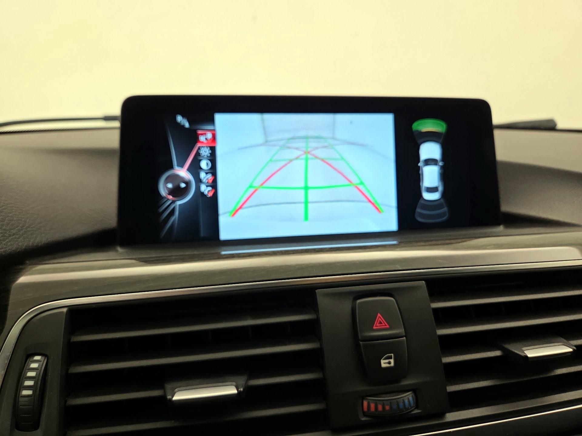 Thumbnail: 2016 BMW 3 Series - 15