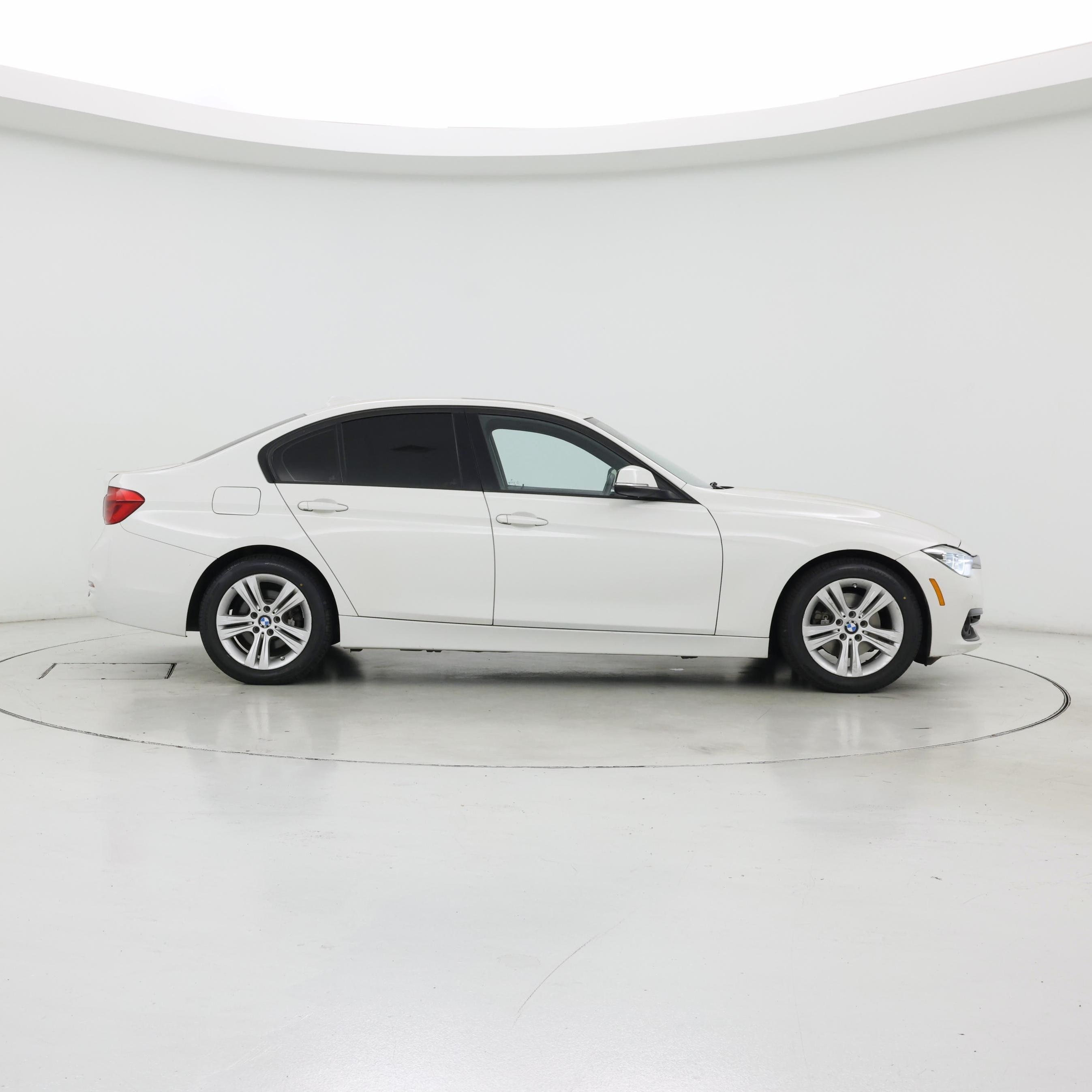 Thumbnail: 2016 BMW 3 Series - 7