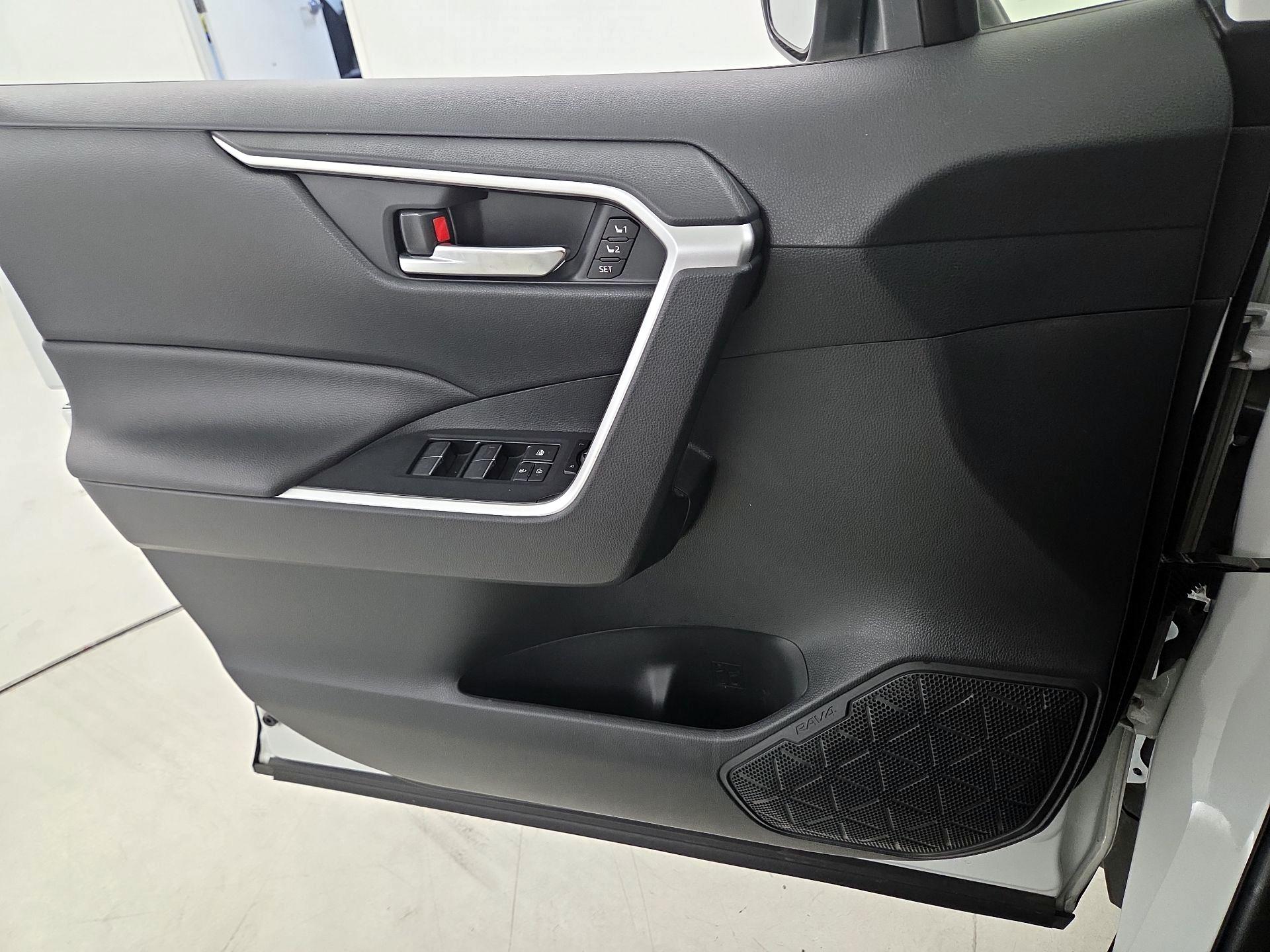 Thumbnail: 2023 Toyota RAV4 - 12