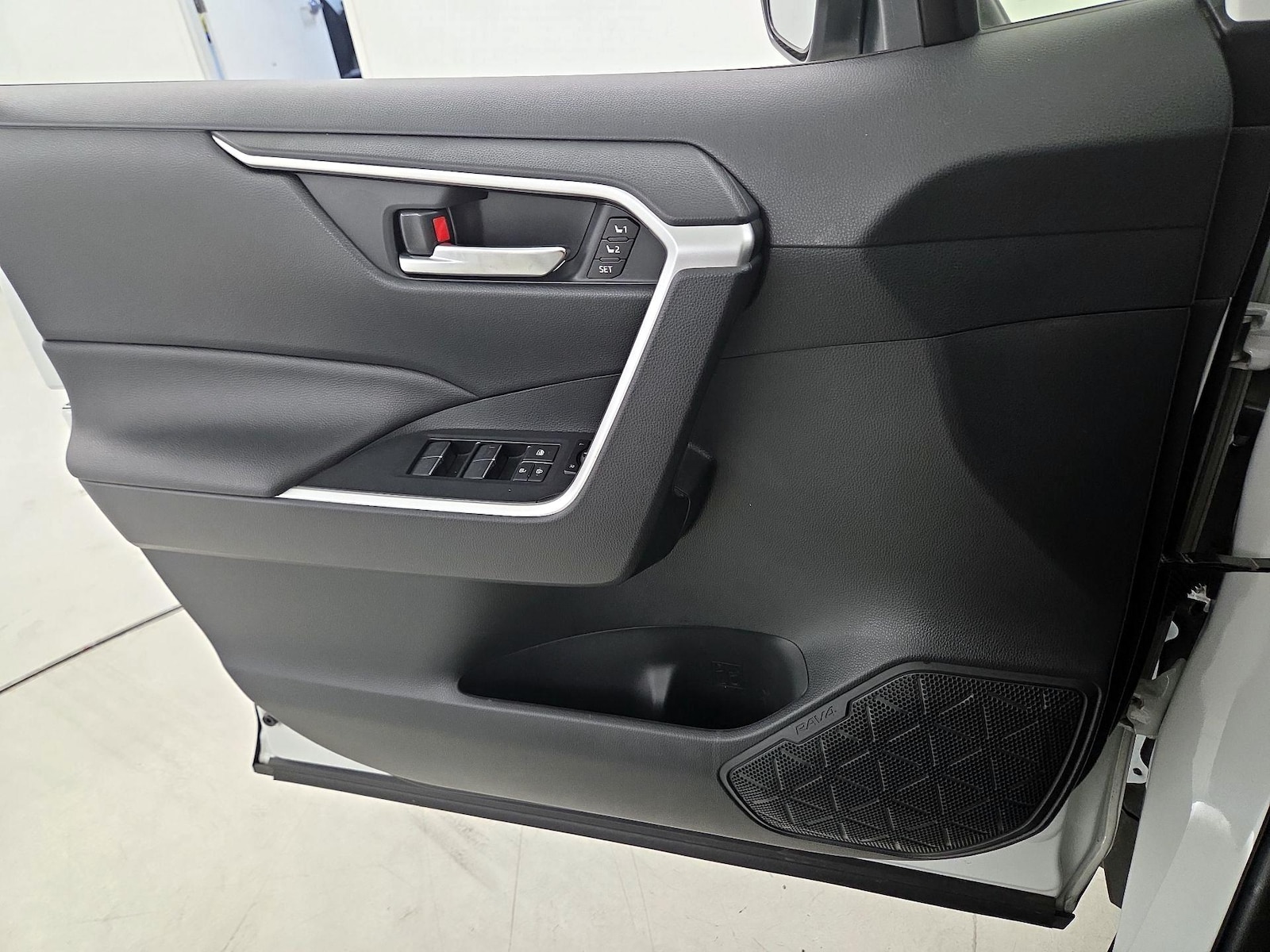 2023 Toyota RAV4 XLE Premium - Photo 13