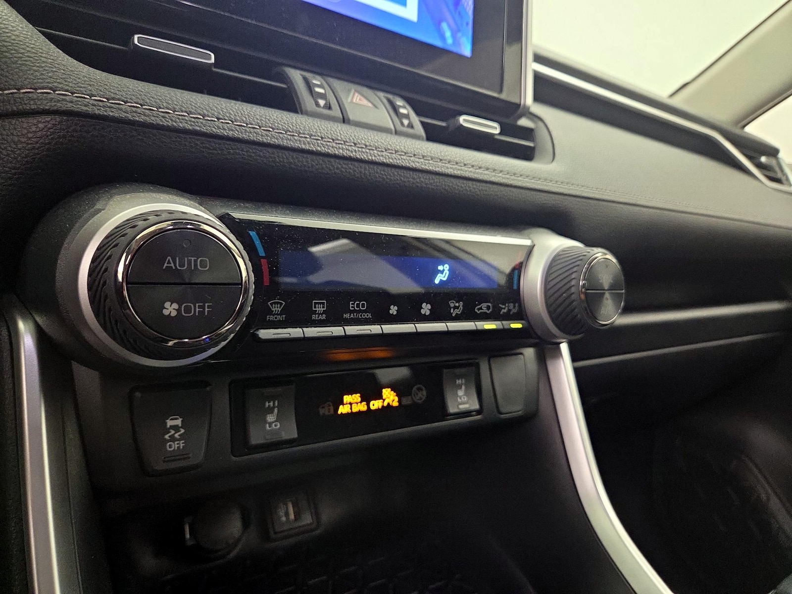 2023 Toyota RAV4 XLE Premium - Photo 17