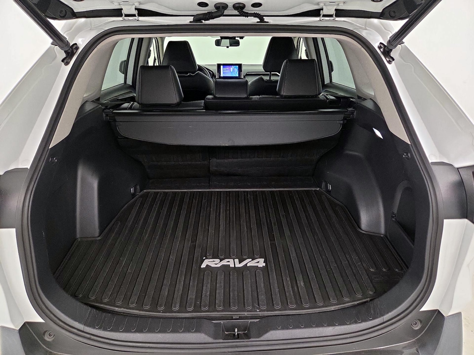 2023 Toyota RAV4 XLE Premium - Photo 22
