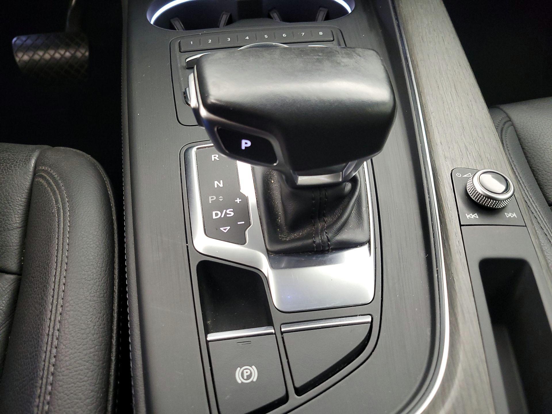 Thumbnail: 2019 Audi A4 - 18