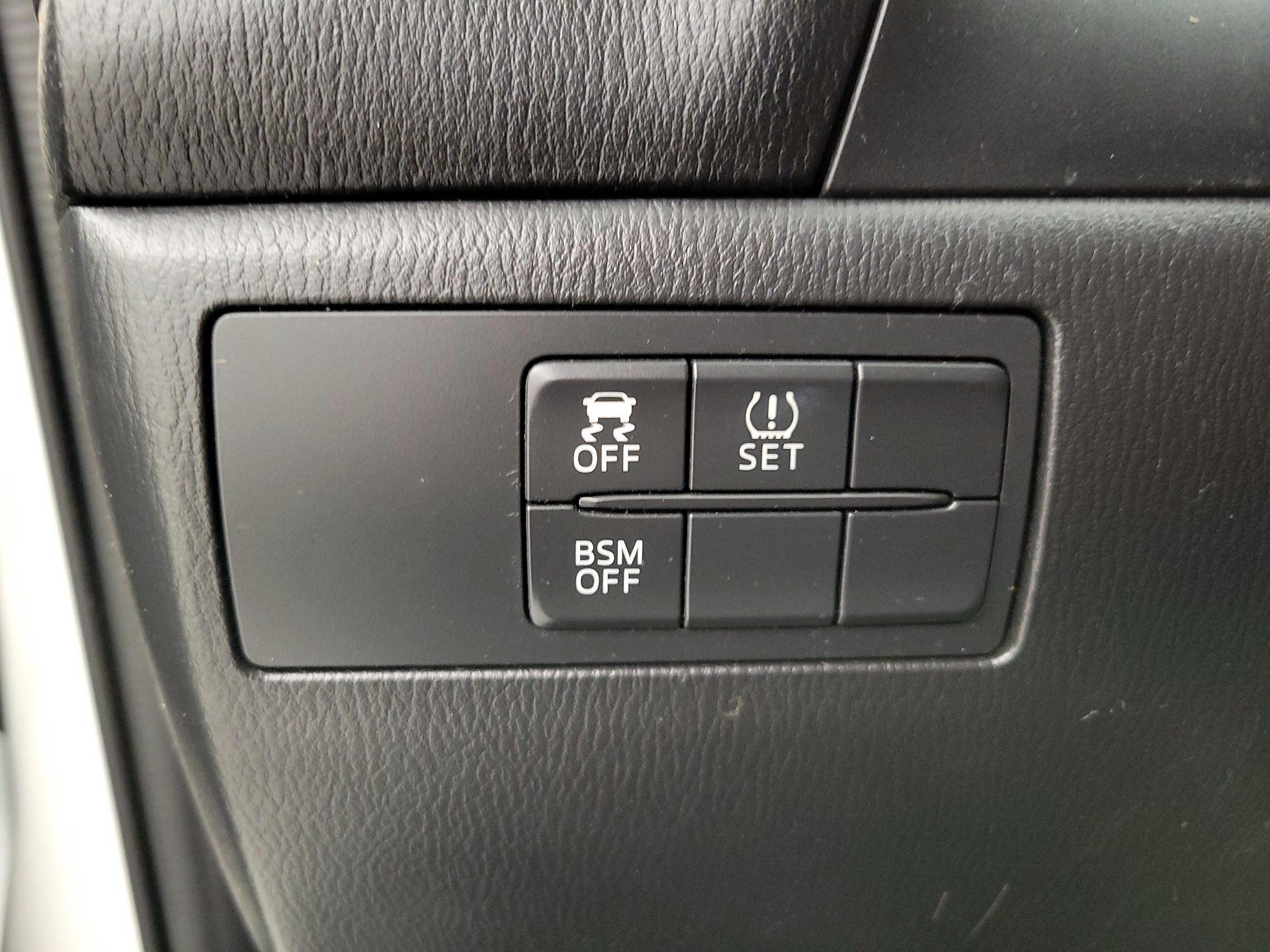 Thumbnail: 2015 Mazda Mazda3 - 13