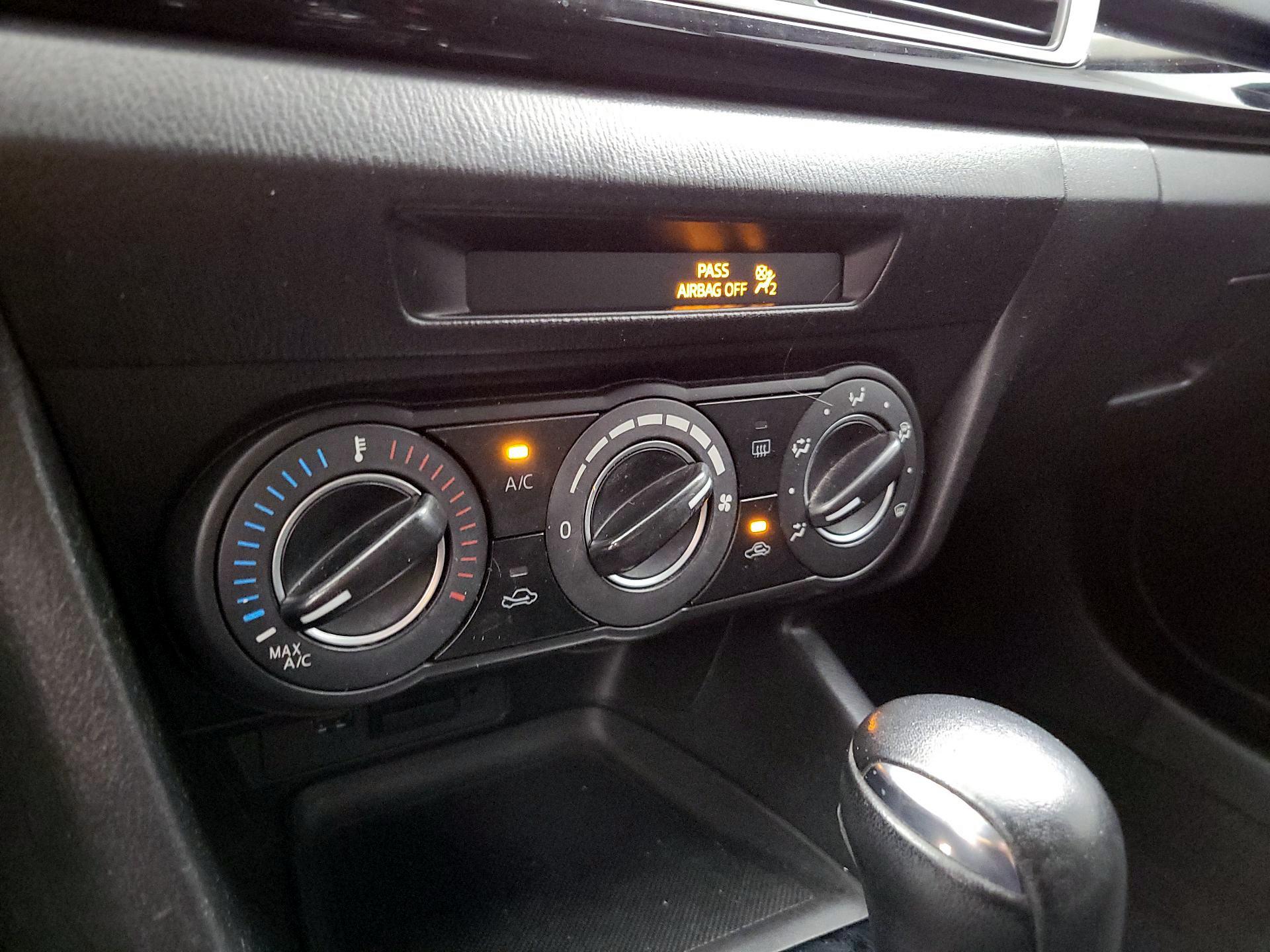 Thumbnail: 2015 Mazda Mazda3 - 16