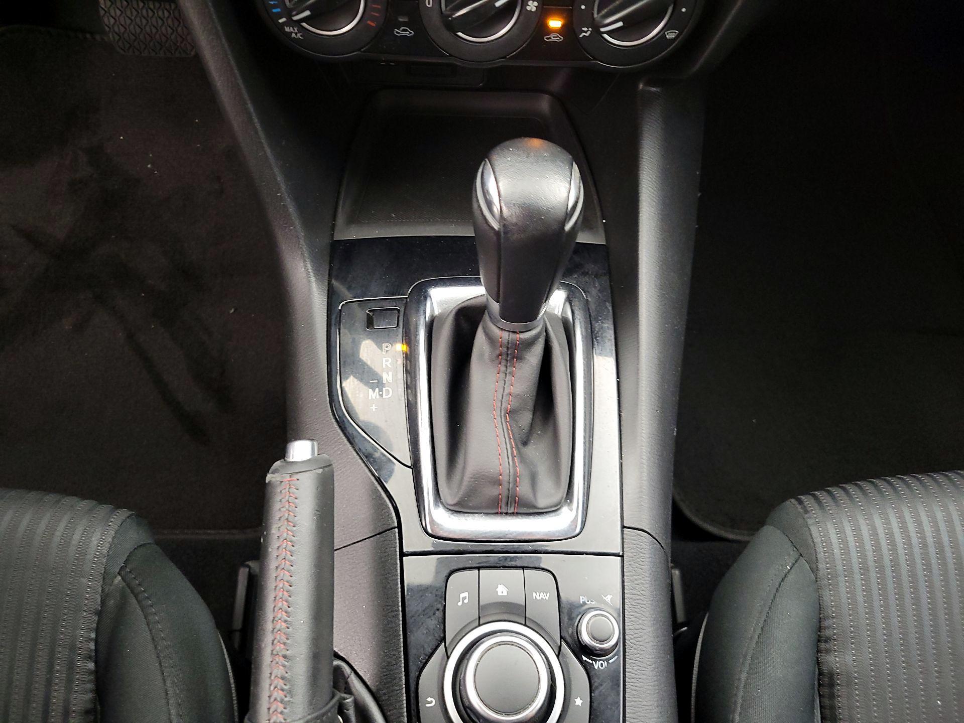 Thumbnail: 2015 Mazda Mazda3 - 17