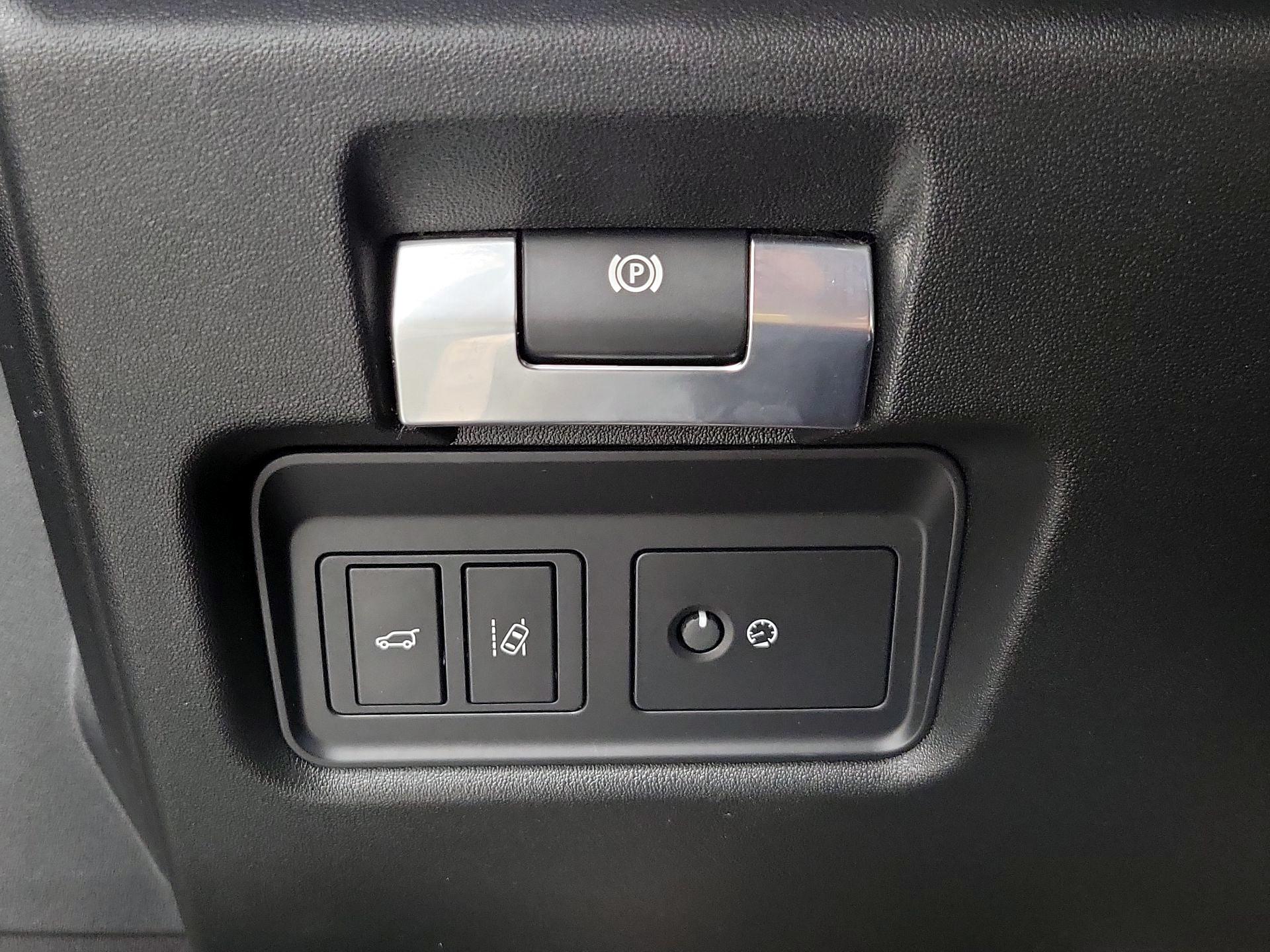 Thumbnail: 2020 Jaguar E-Pace - 13