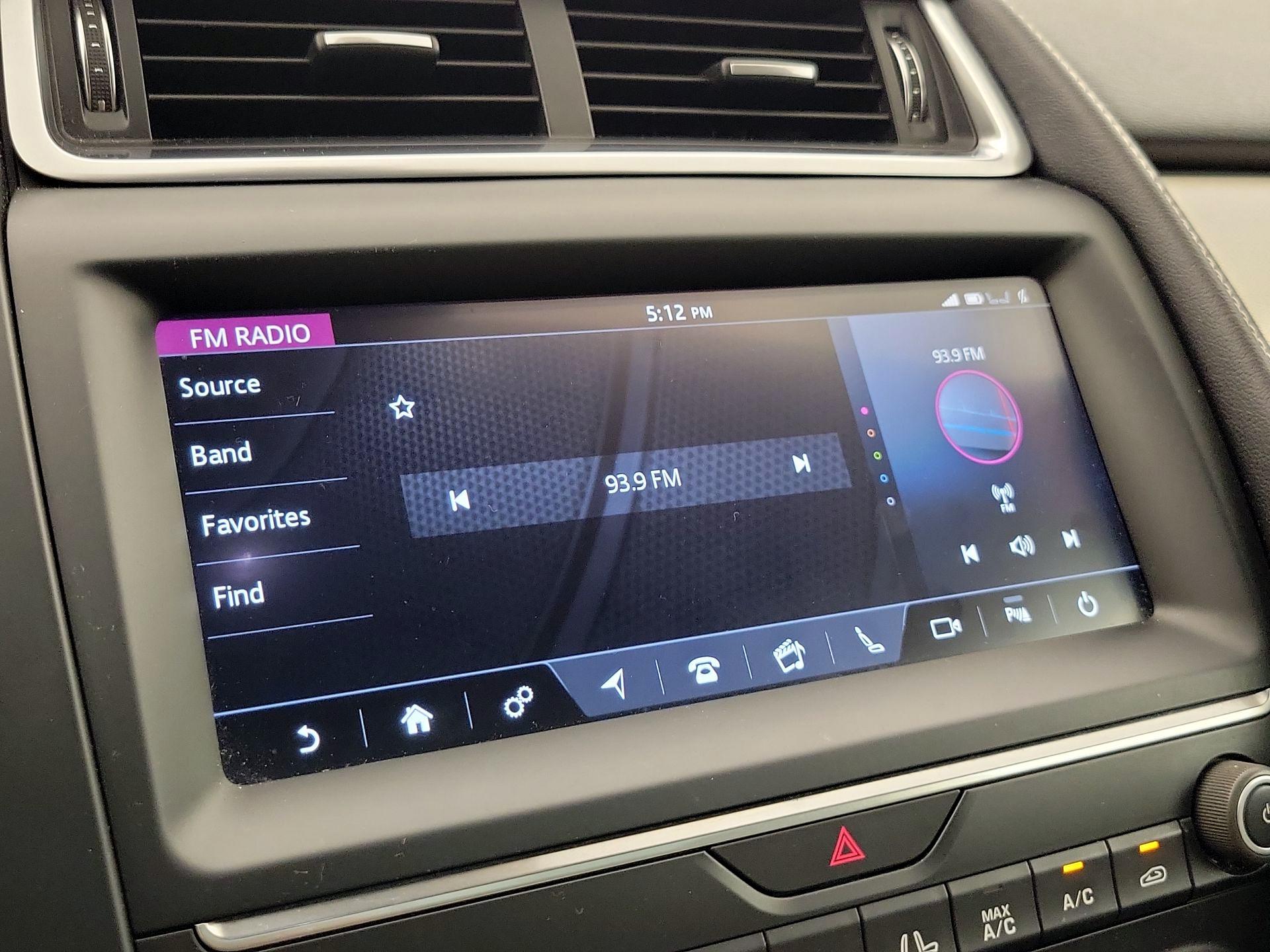 Thumbnail: 2020 Jaguar E-Pace - 16