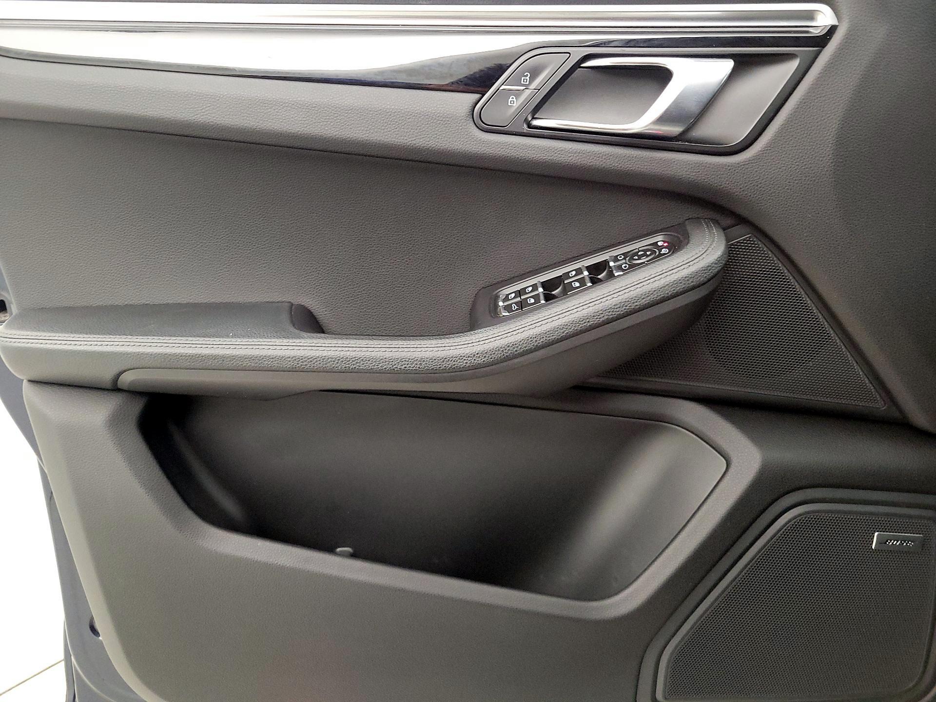 Thumbnail: 2019 Porsche Macan - 12