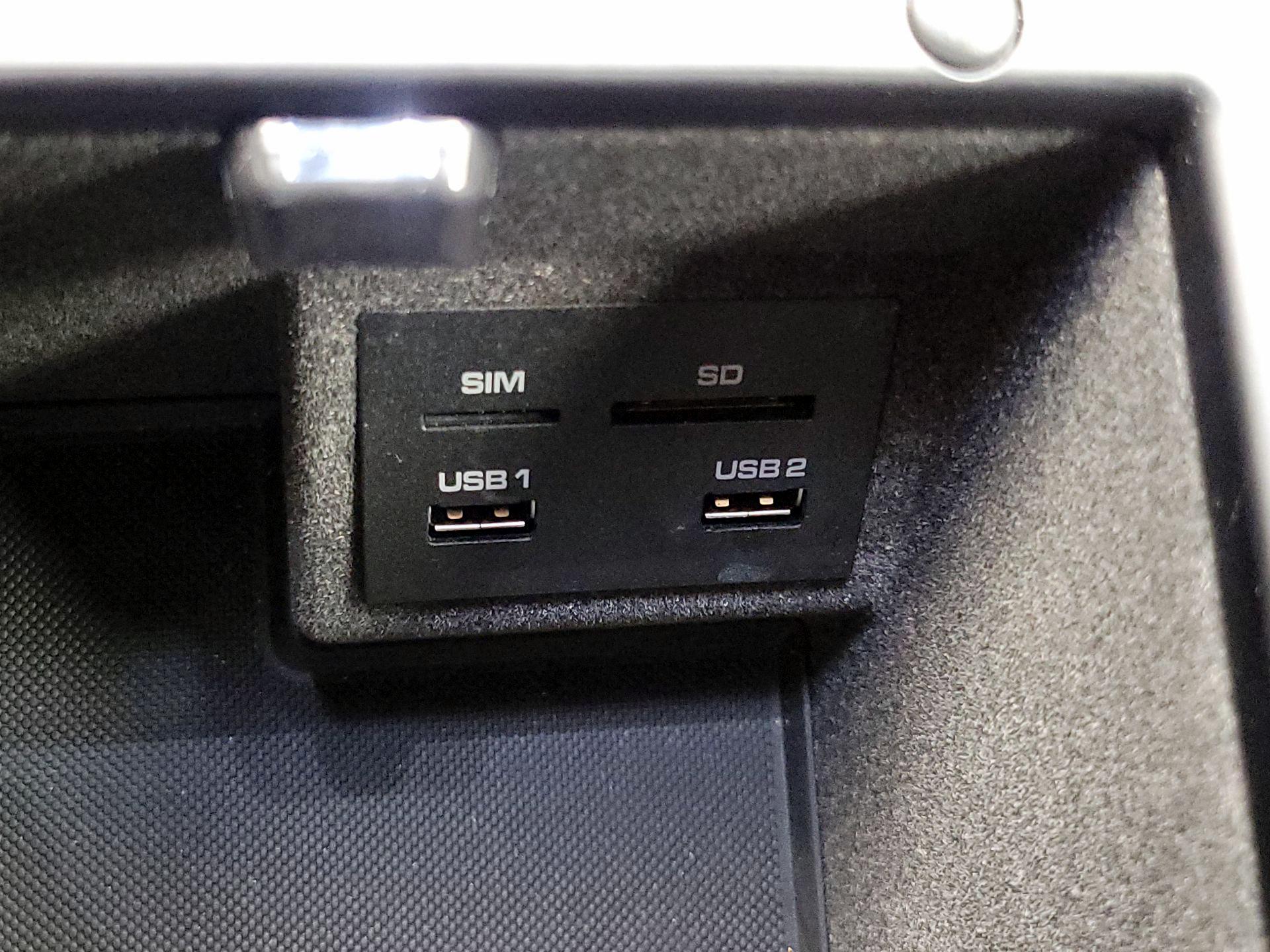 Thumbnail: 2019 Porsche Macan - 18