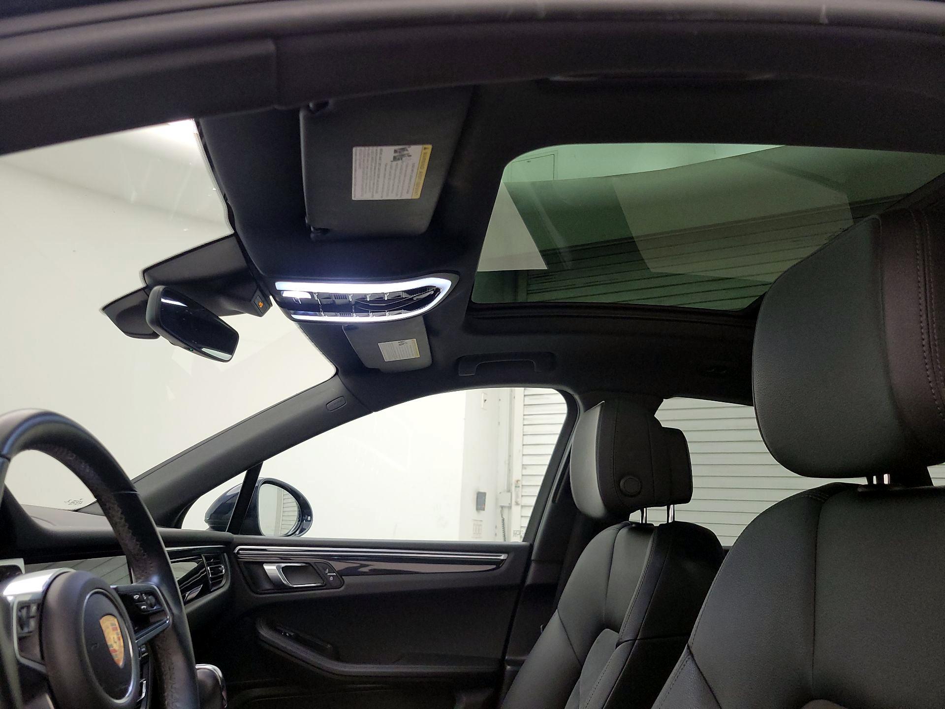 Thumbnail: 2019 Porsche Macan - 19