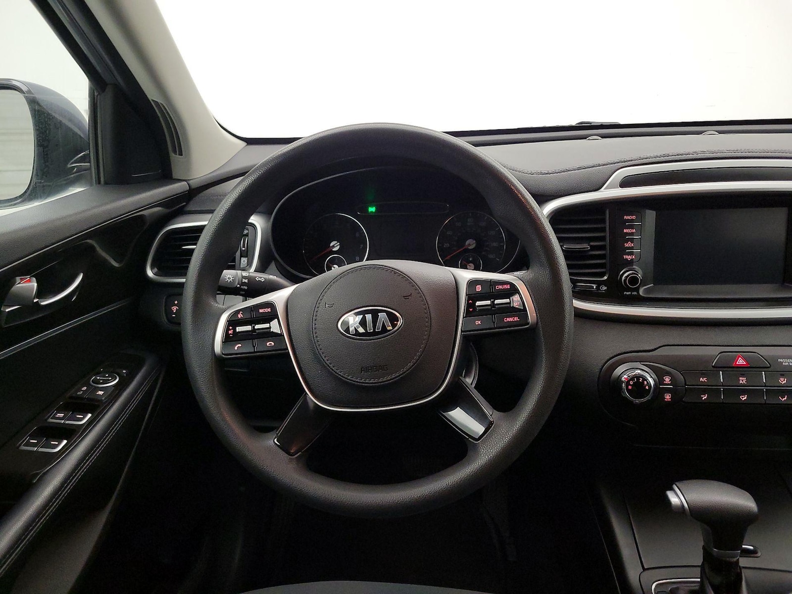 2020 Kia Sorento L - Photo 11