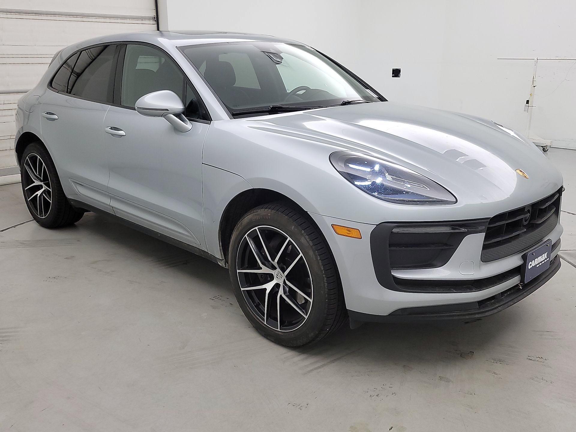 Thumbnail: 2023 Porsche Macan - 1