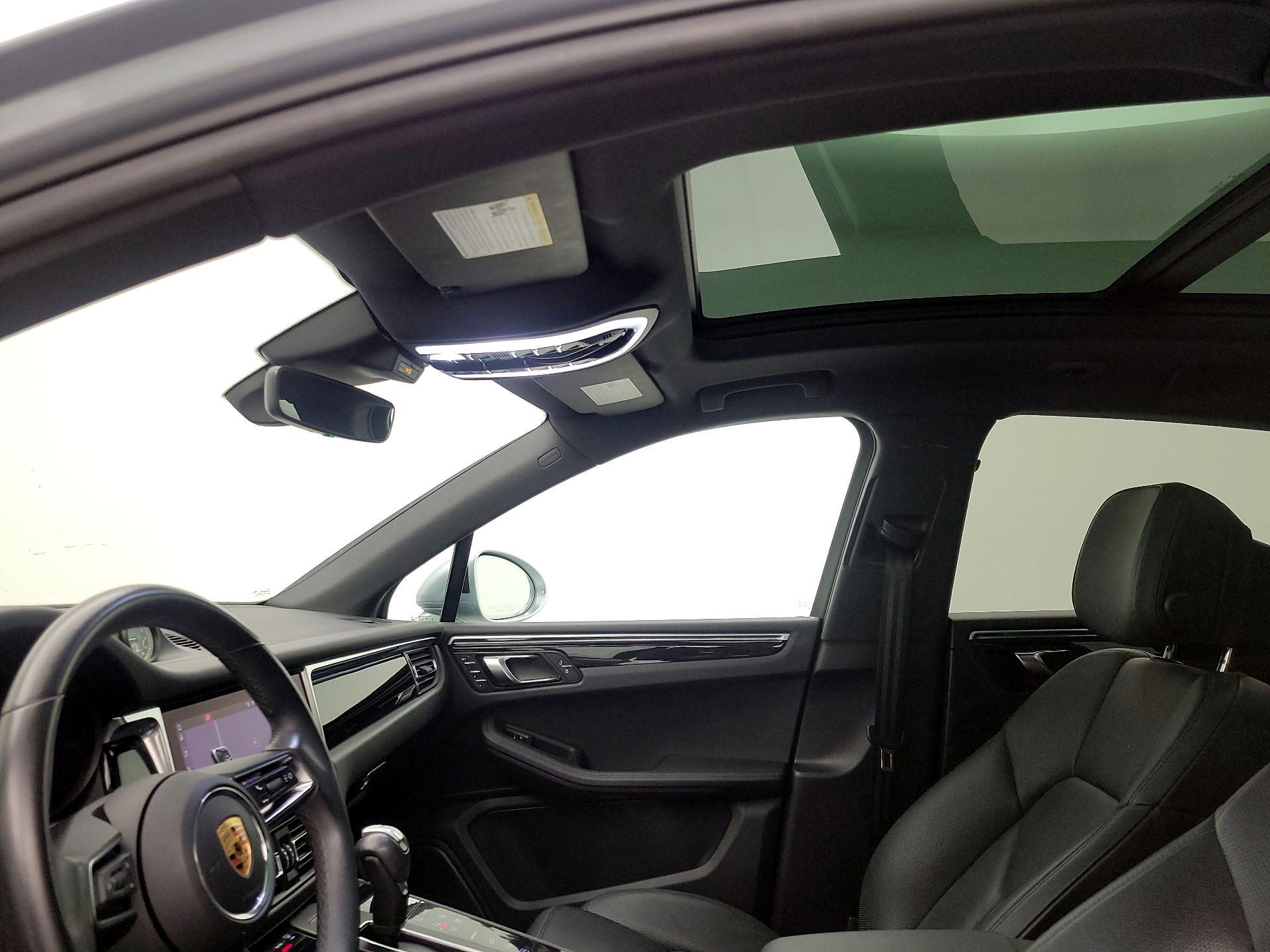 Thumbnail: 2023 Porsche Macan - 18