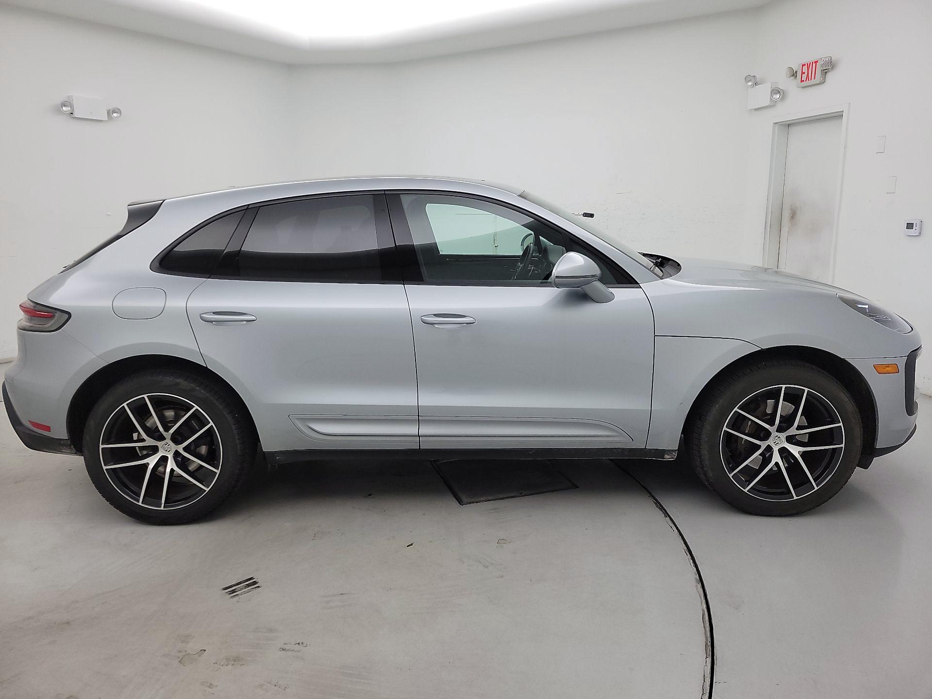 Thumbnail: 2023 Porsche Macan - 4