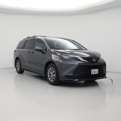 2025 Toyota Sienna LE