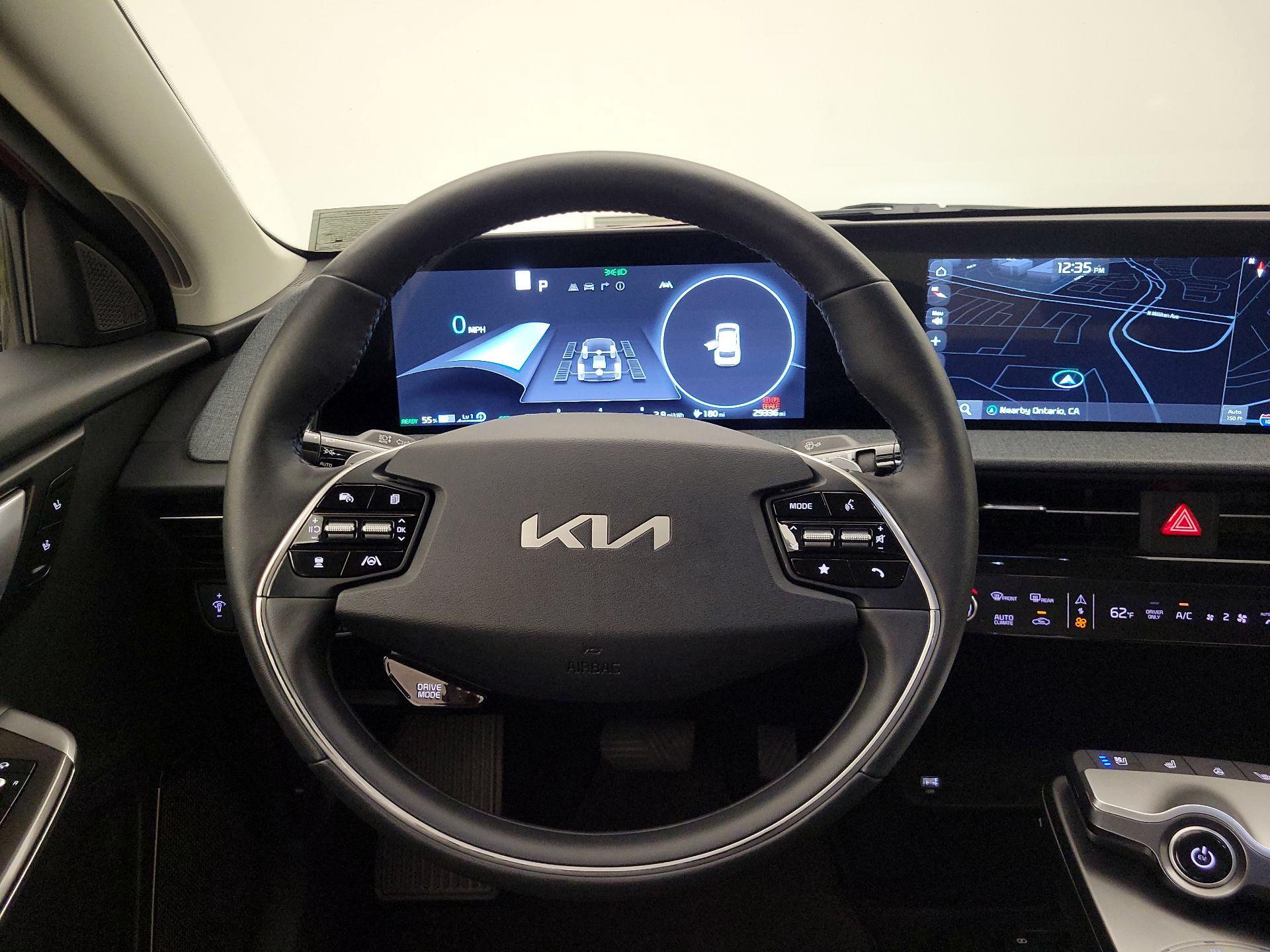 Thumbnail: 2022 Kia EV6 - 10