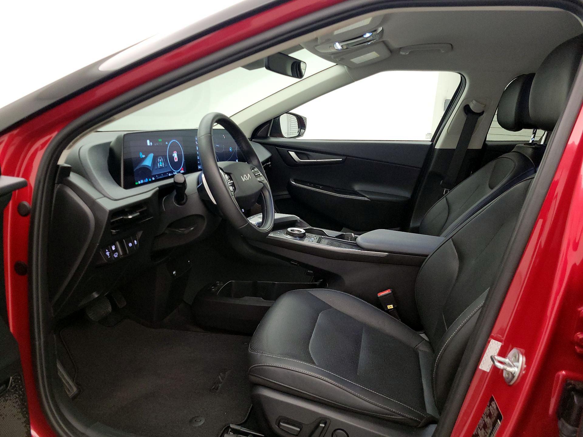 Thumbnail: 2022 Kia EV6 - 11