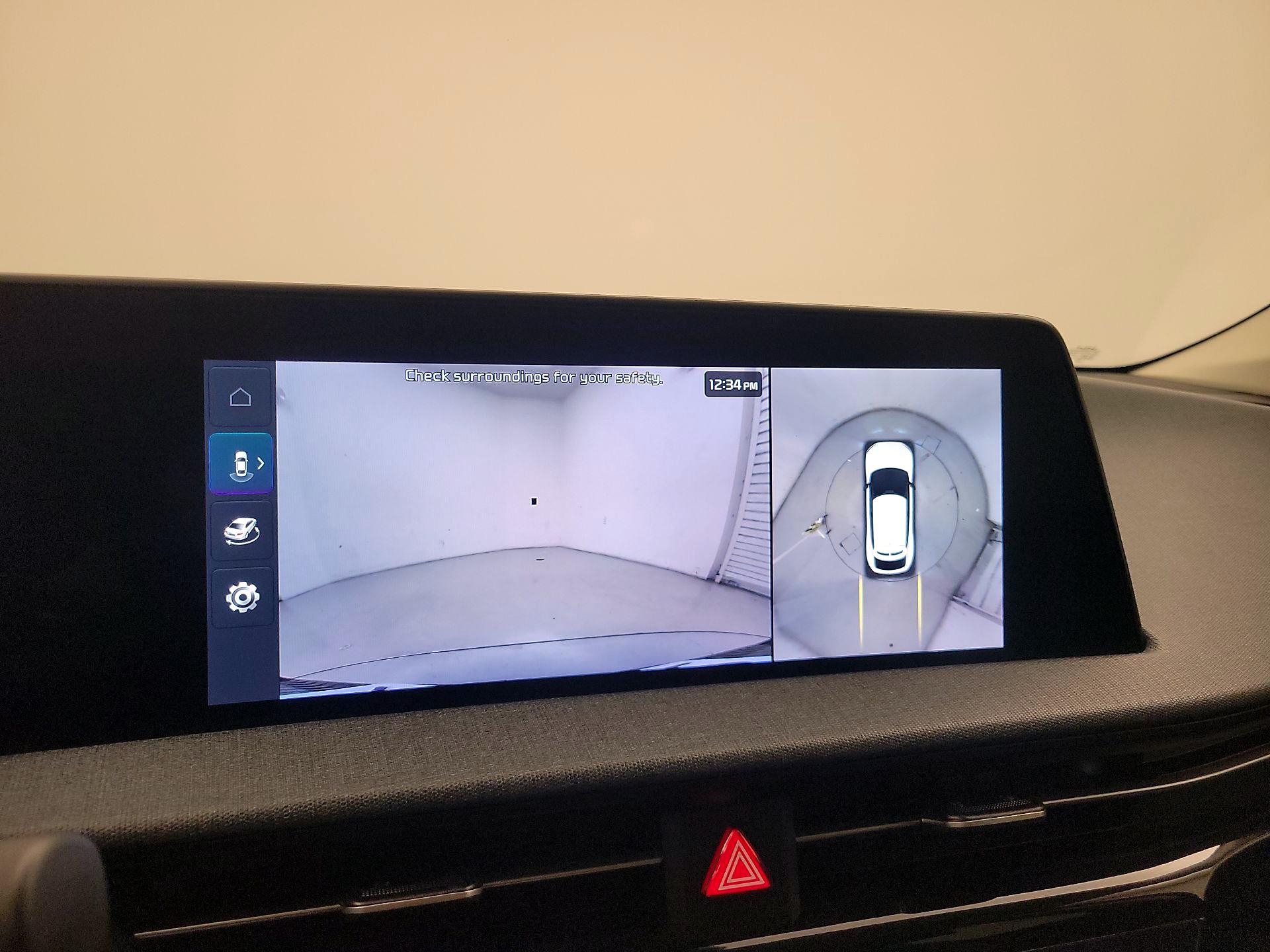 Thumbnail: 2022 Kia EV6 - 15