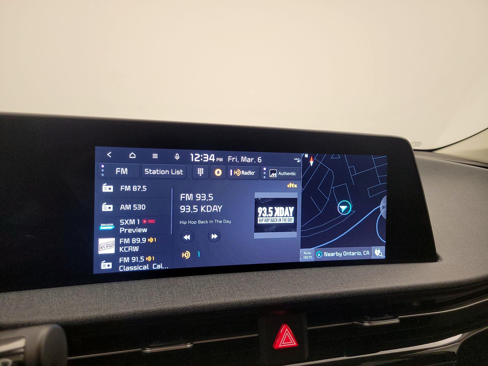 Thumbnail: 2022 Kia EV6 - 16