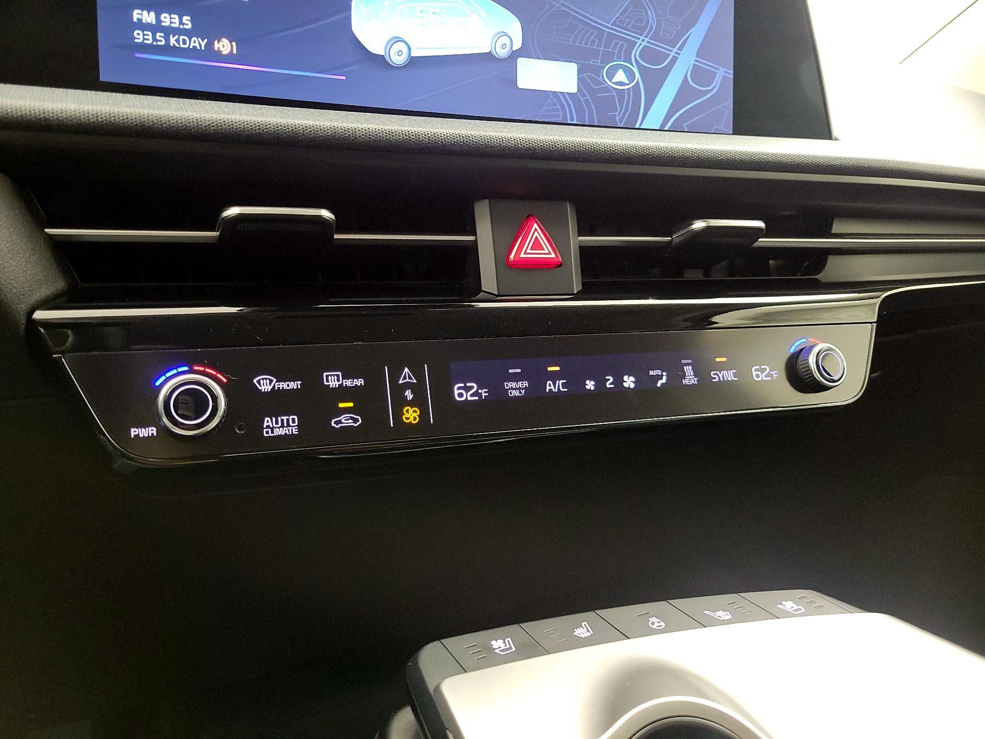 Thumbnail: 2022 Kia EV6 - 17