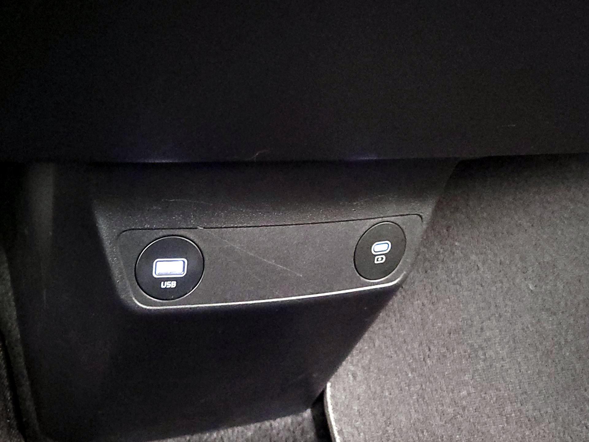 Thumbnail: 2022 Kia EV6 - 19