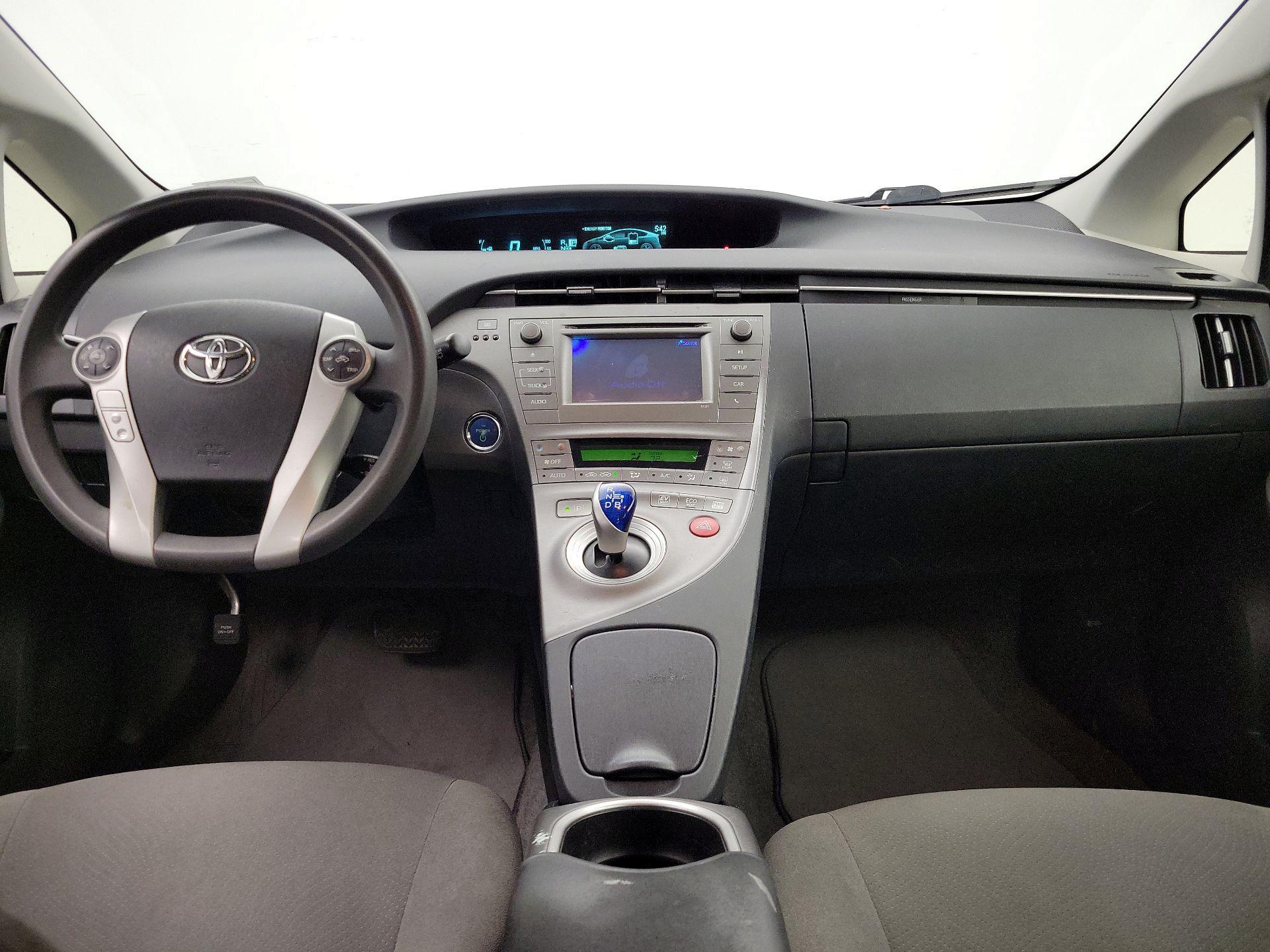 Thumbnail: 2015 Toyota Prius - 9