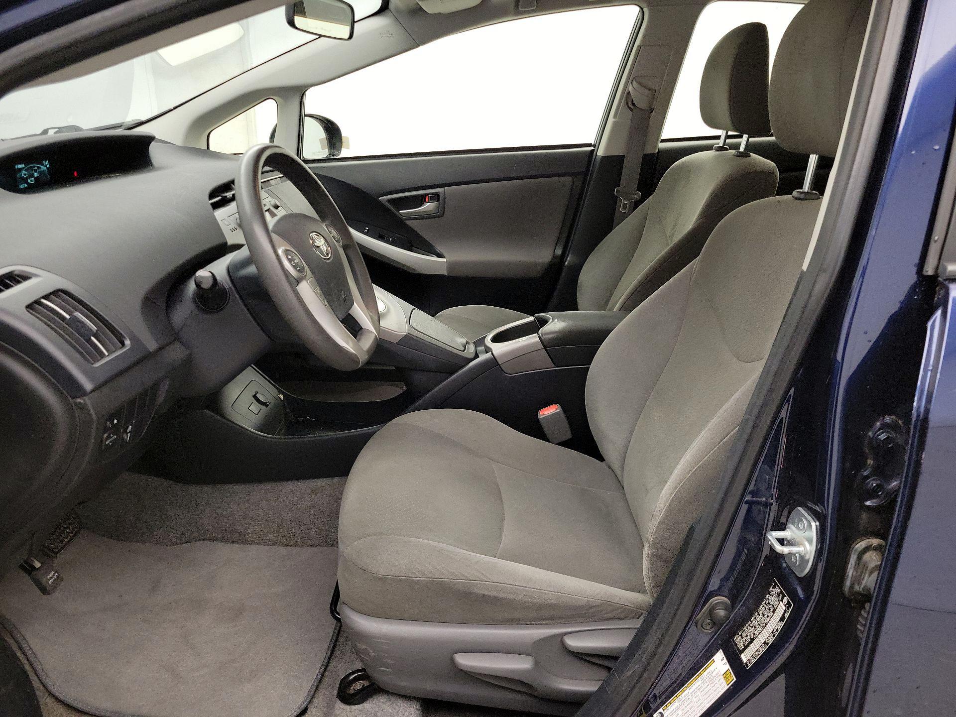 Thumbnail: 2015 Toyota Prius - 11