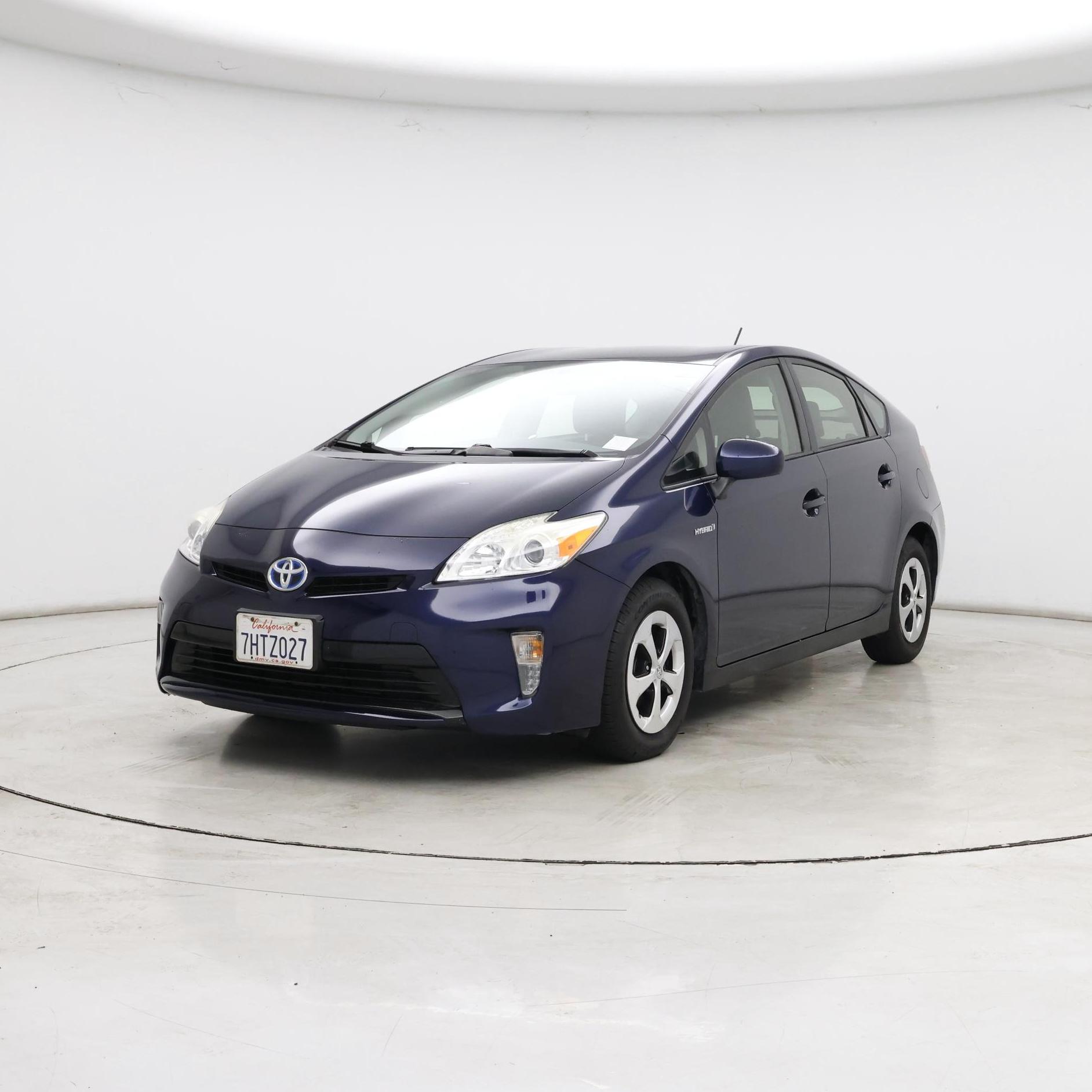Thumbnail: 2015 Toyota Prius - 4